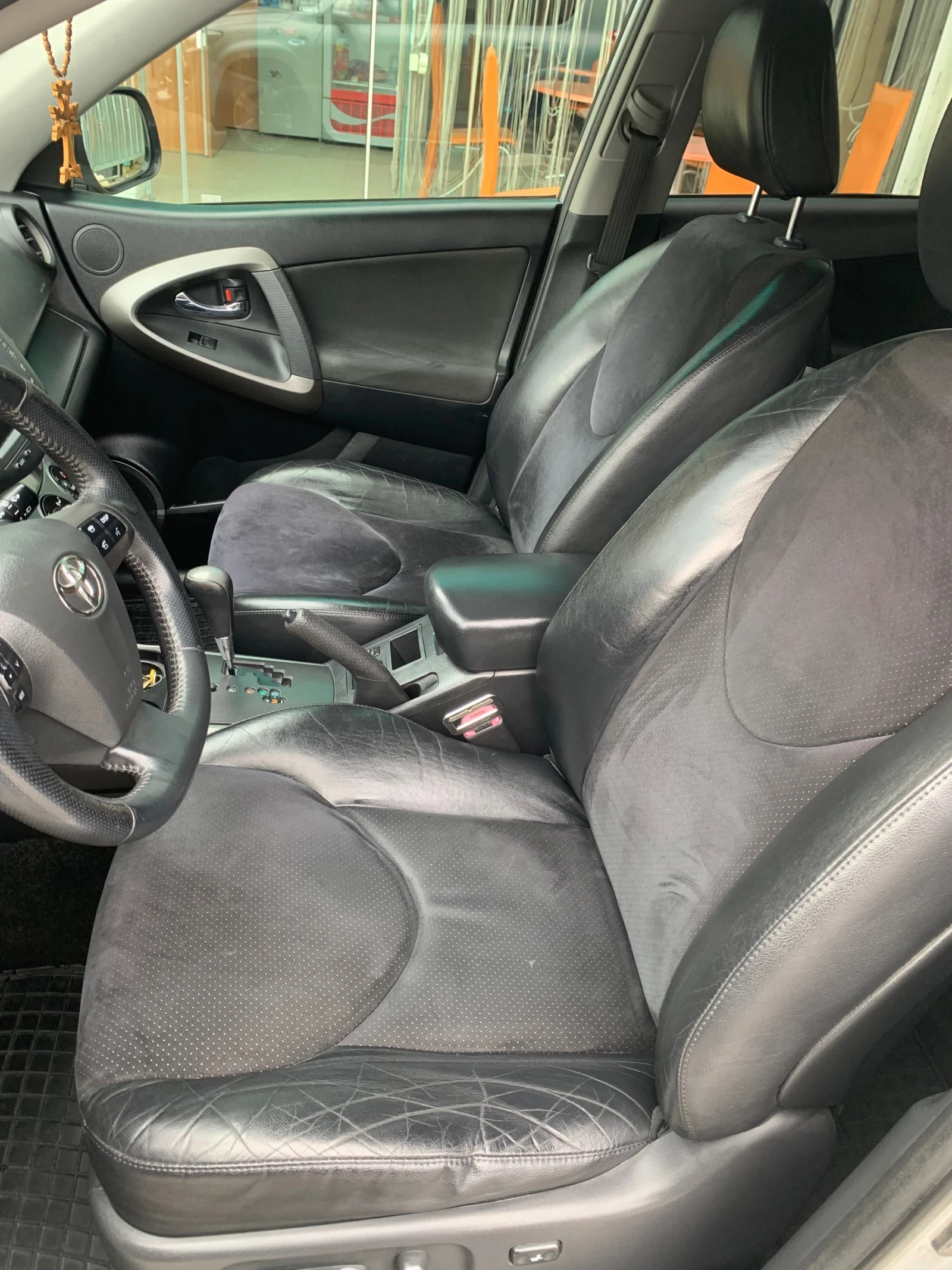 Toyota Rav4 2.2 D CAT , снимка 13 - Автомобили и джипове - 54552548