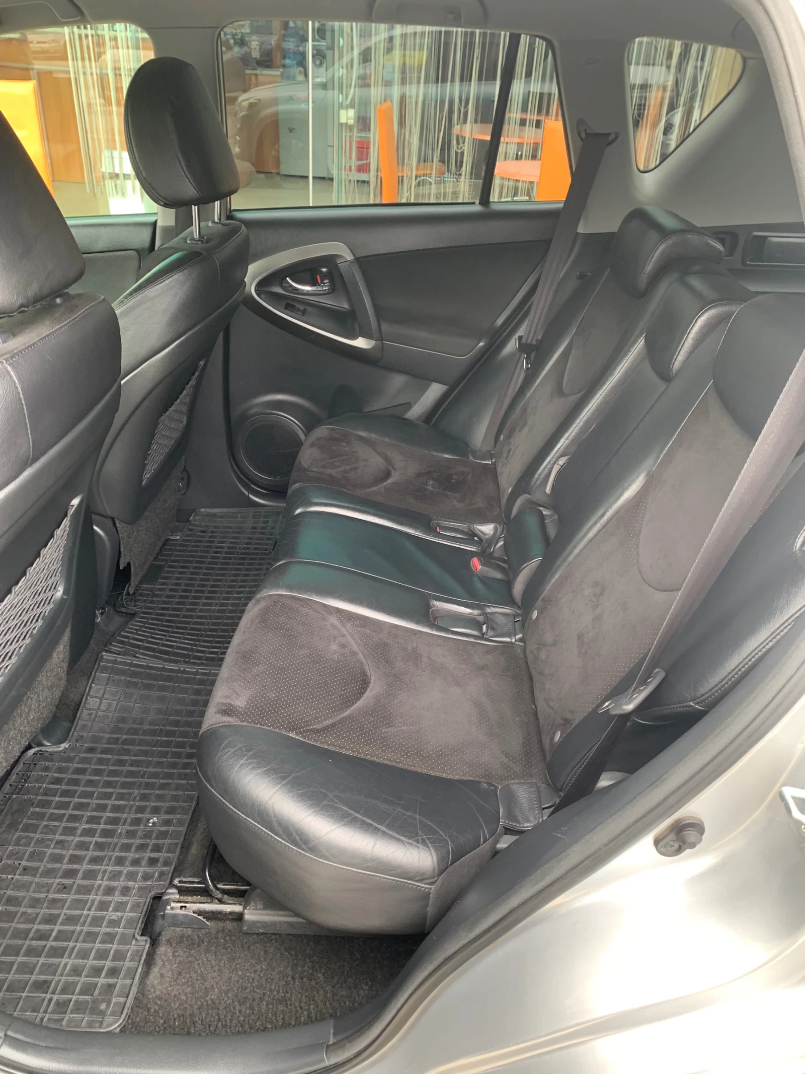 Toyota Rav4 2.2 D CAT , снимка 15 - Автомобили и джипове - 54552548