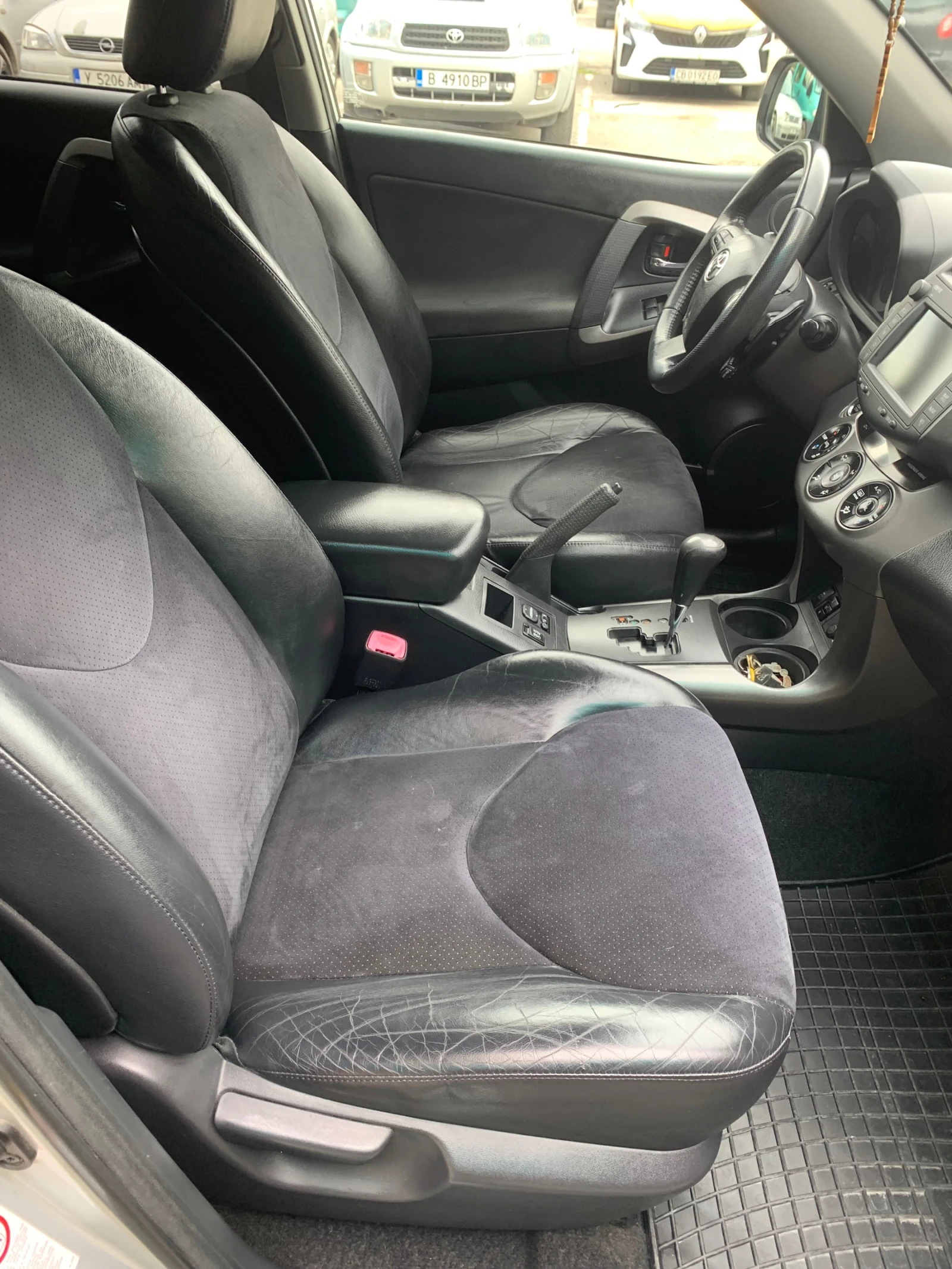 Toyota Rav4 2.2 D CAT , снимка 14 - Автомобили и джипове - 54552548