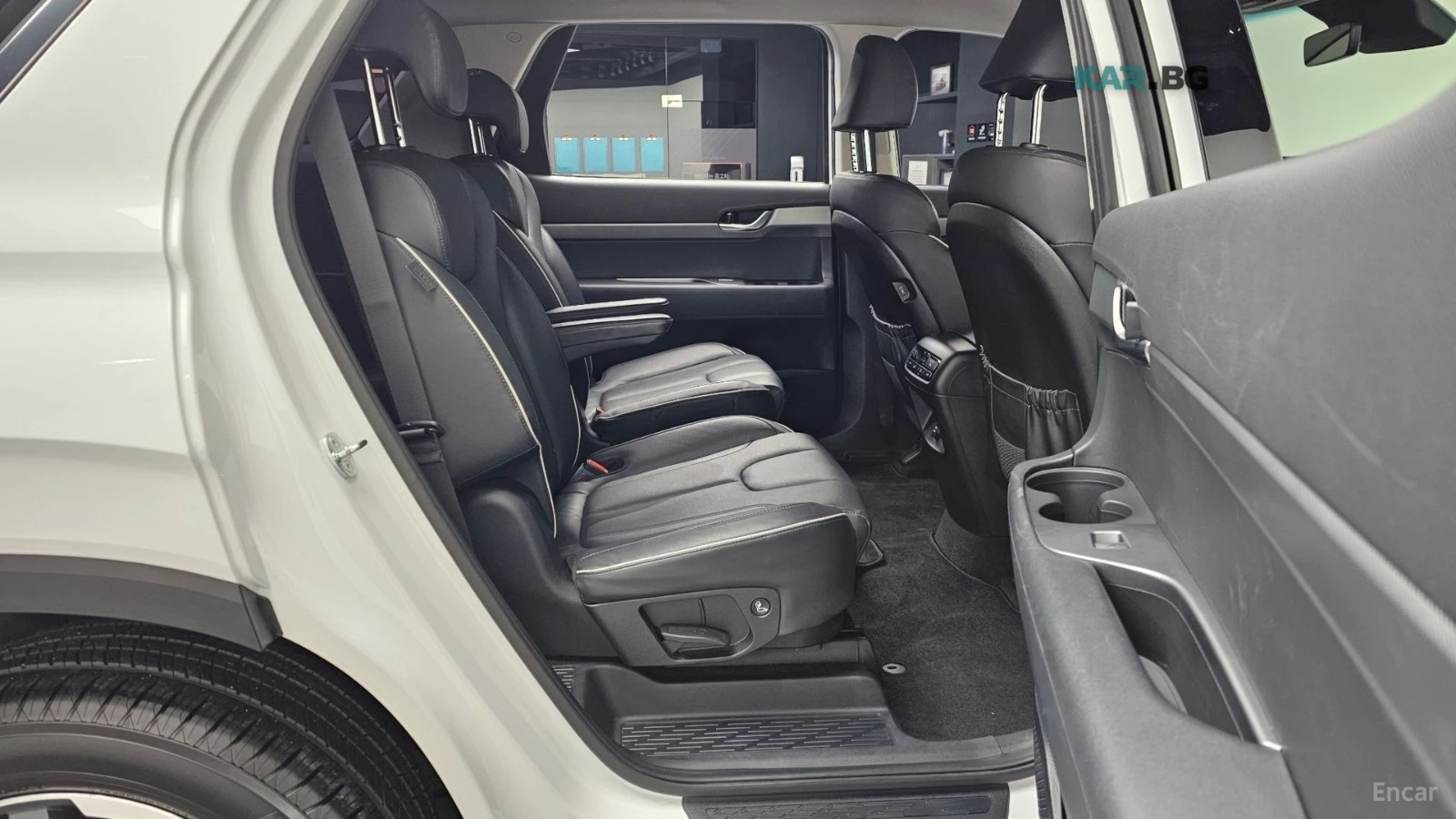 Hyundai Palisade * 3.8* 4WD* ПОДГРЕВ* ОБДУХВАНЕ* КАМЕРА* NAVI* LED*, снимка 12 - Автомобили и джипове - 54916682