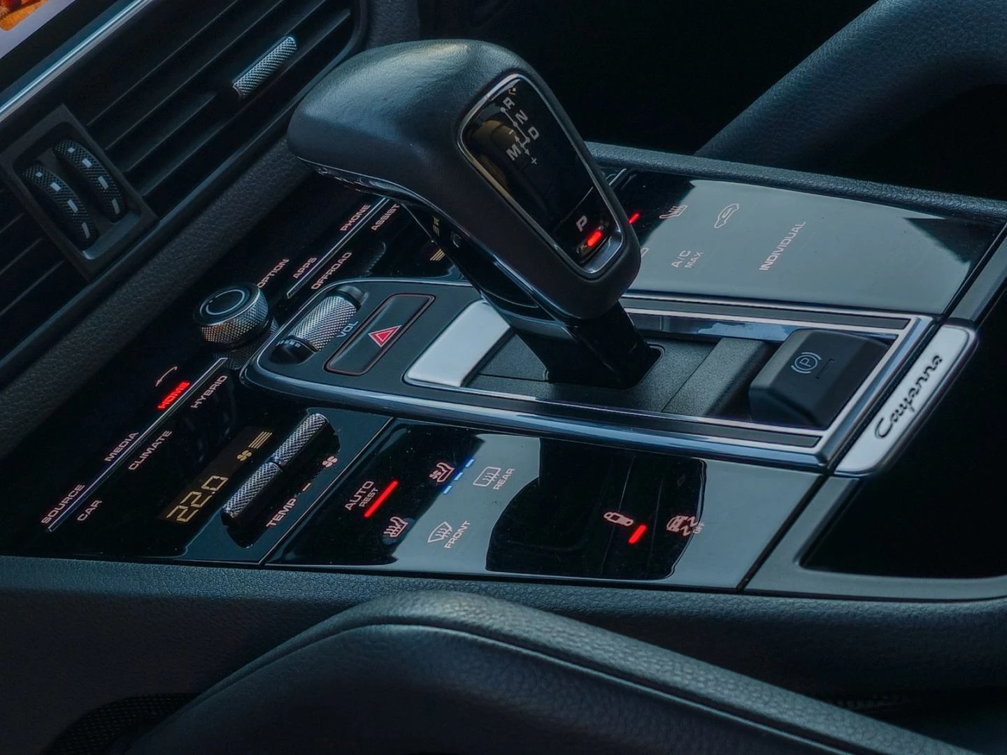 Porsche Cayenne E-Hybrid Sport Chrono Камери CarPlay, снимка 9 - Автомобили и джипове - 55619032