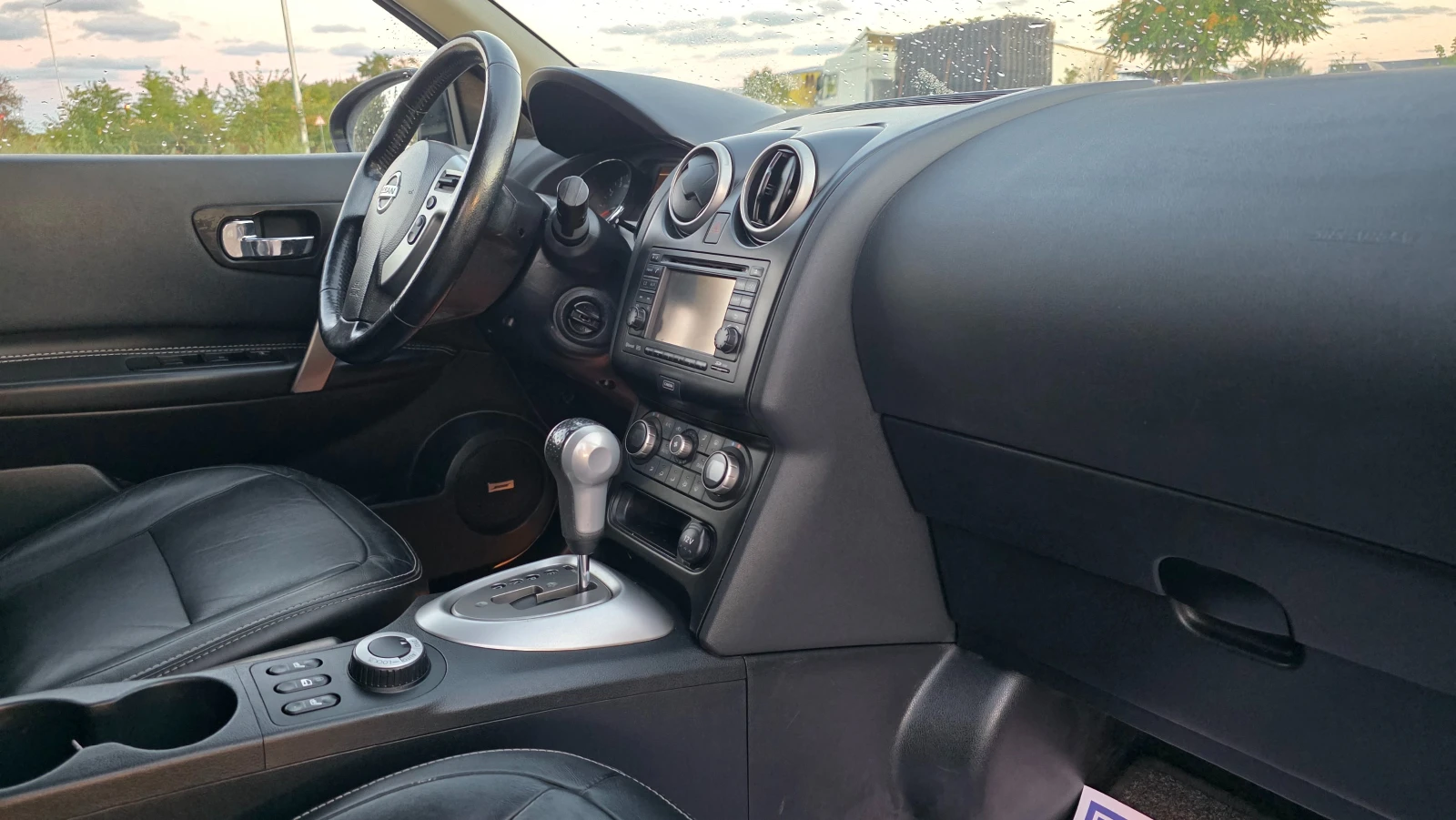 Nissan Qashqai 2.0i/141hp/7m/4X4/FUL-FUL, снимка 14 - Автомобили и джипове - 56133986