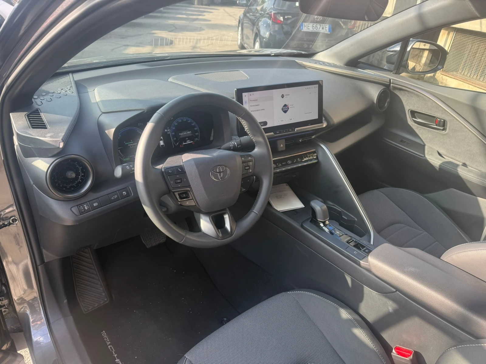 Toyota C-HR 1.8 Hybrid Очакван внос!, снимка 6 - Автомобили и джипове - 56306409