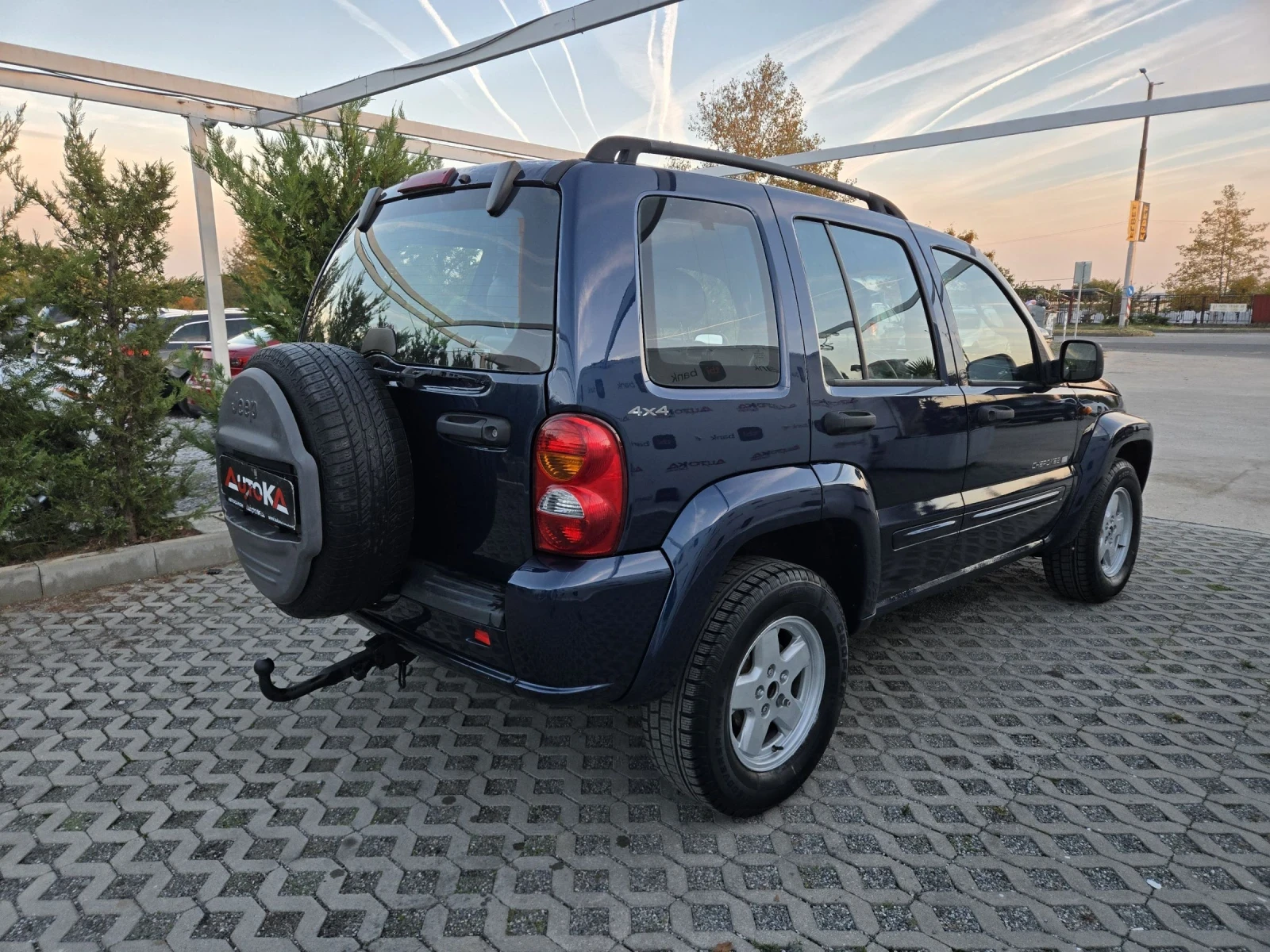 Jeep Cherokee 2.5CRD-143кс= КЛИМАТИК= АВТОПИЛОТ, снимка 3 - Автомобили и джипове - 56646692