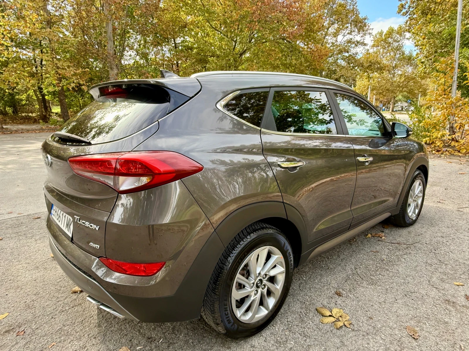 Hyundai Tucson 2.0 CRDI 4WD, снимка 4 - Автомобили и джипове - 56679714