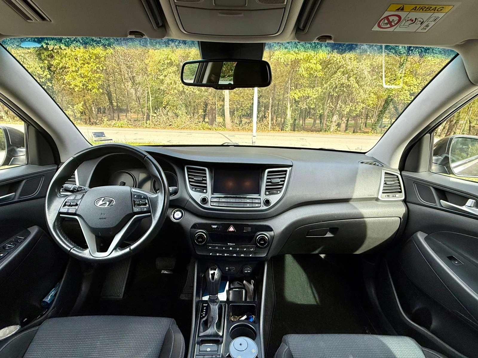 Hyundai Tucson 2.0 CRDI 4WD, снимка 11 - Автомобили и джипове - 56679714