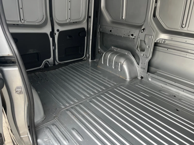 Opel Vivaro 1.6 Diesel 120k.c, снимка 12 - Бусове и автобуси - 53271665