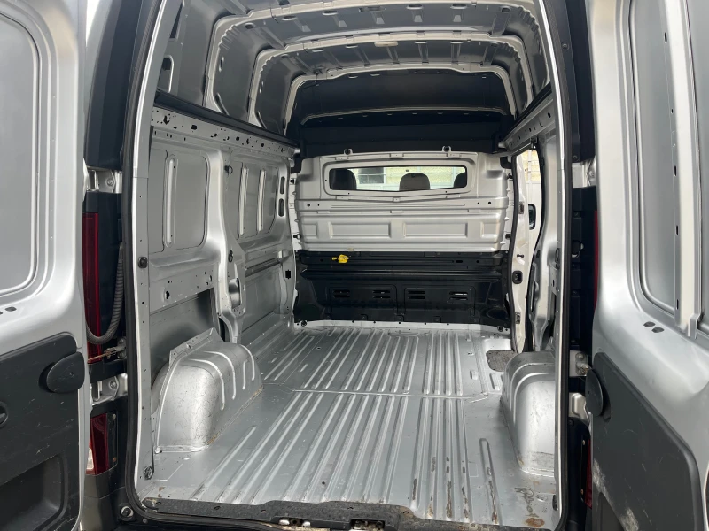 Opel Vivaro 1.6 Diesel 120k.c, снимка 11 - Бусове и автобуси - 53271665