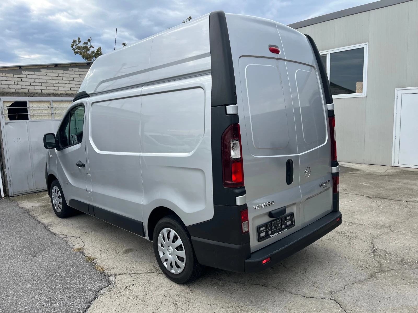 Opel Vivaro 1.6 Diesel 120k.c - изображение 5