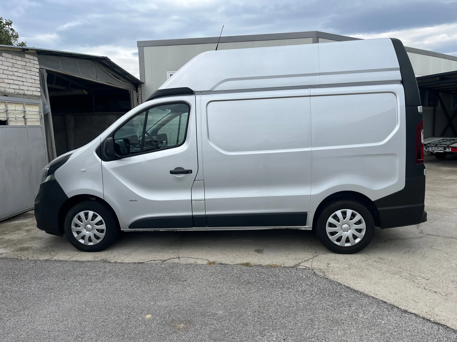 Opel Vivaro 1.6 Diesel 120k.c - изображение 3