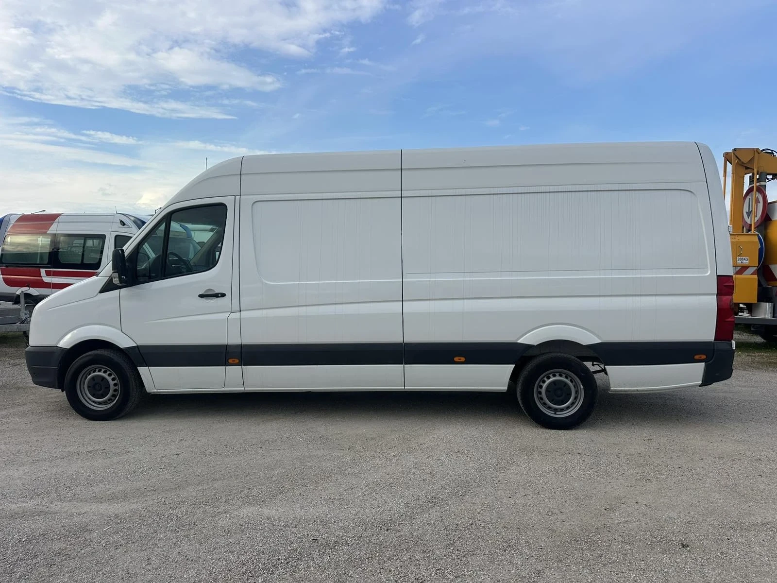 VW Crafter, снимка 6 - Бусове и автобуси - 54048212