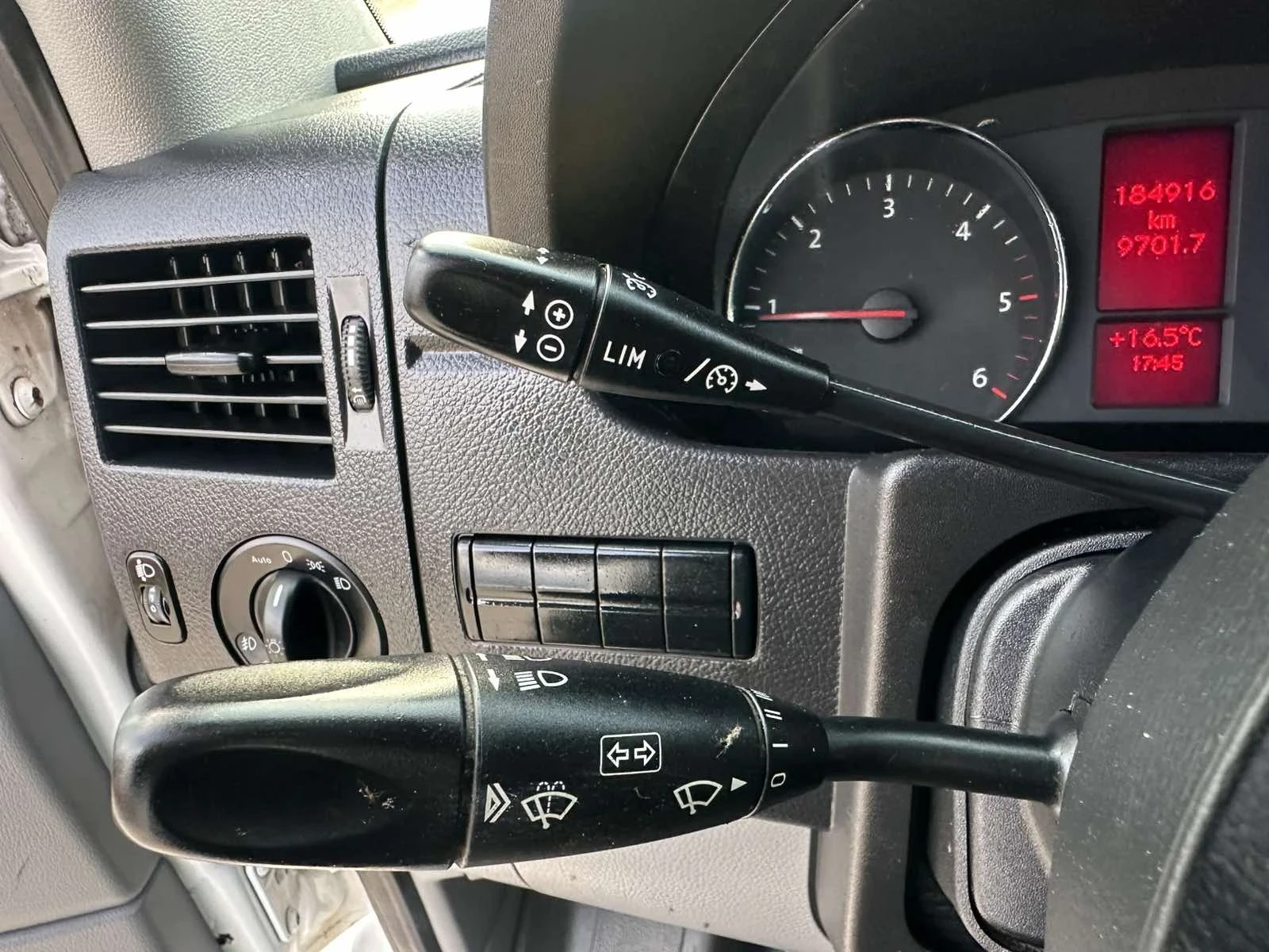 VW Crafter, снимка 15 - Бусове и автобуси - 54048212