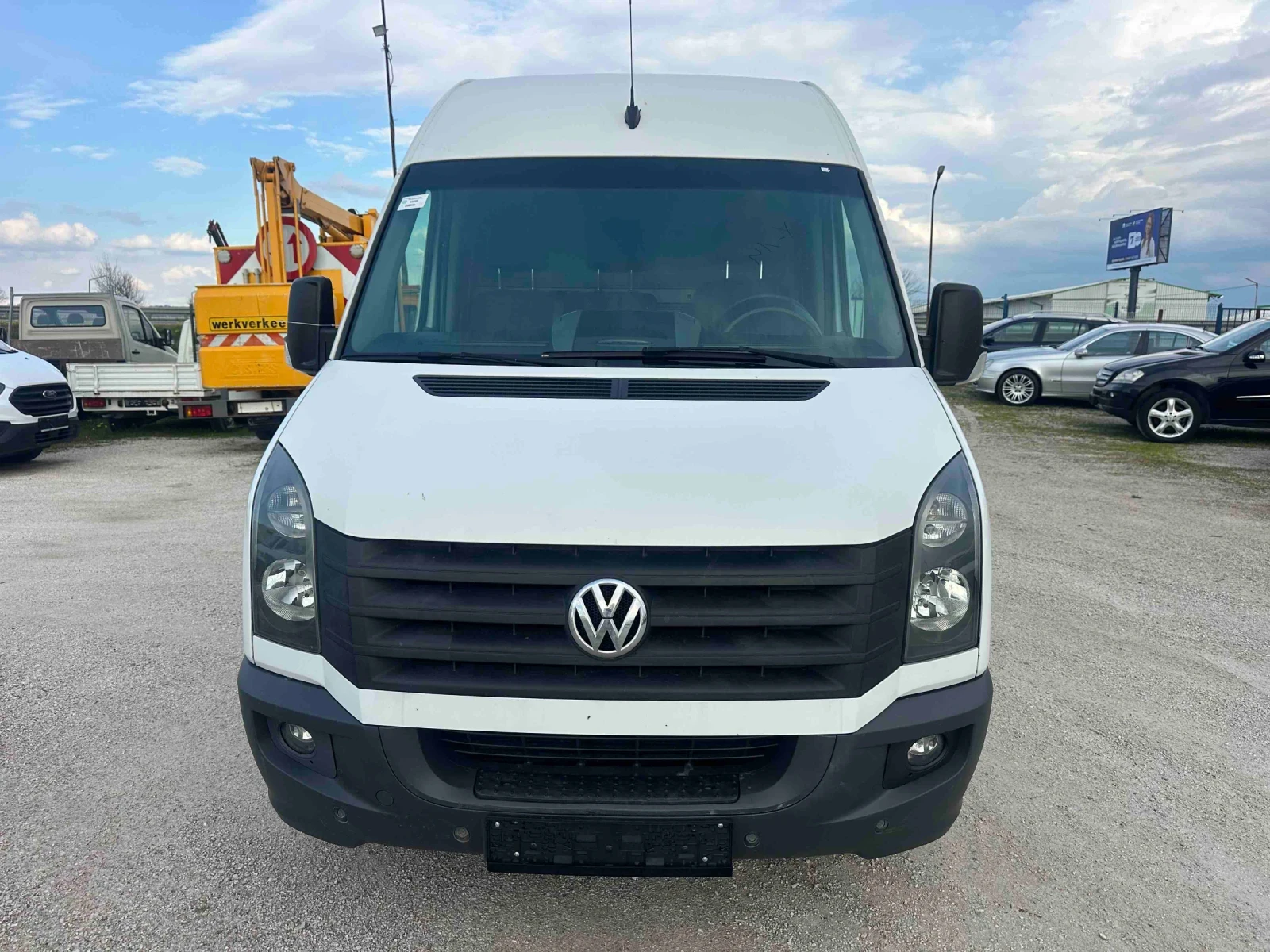 VW Crafter, снимка 2 - Бусове и автобуси - 54048212