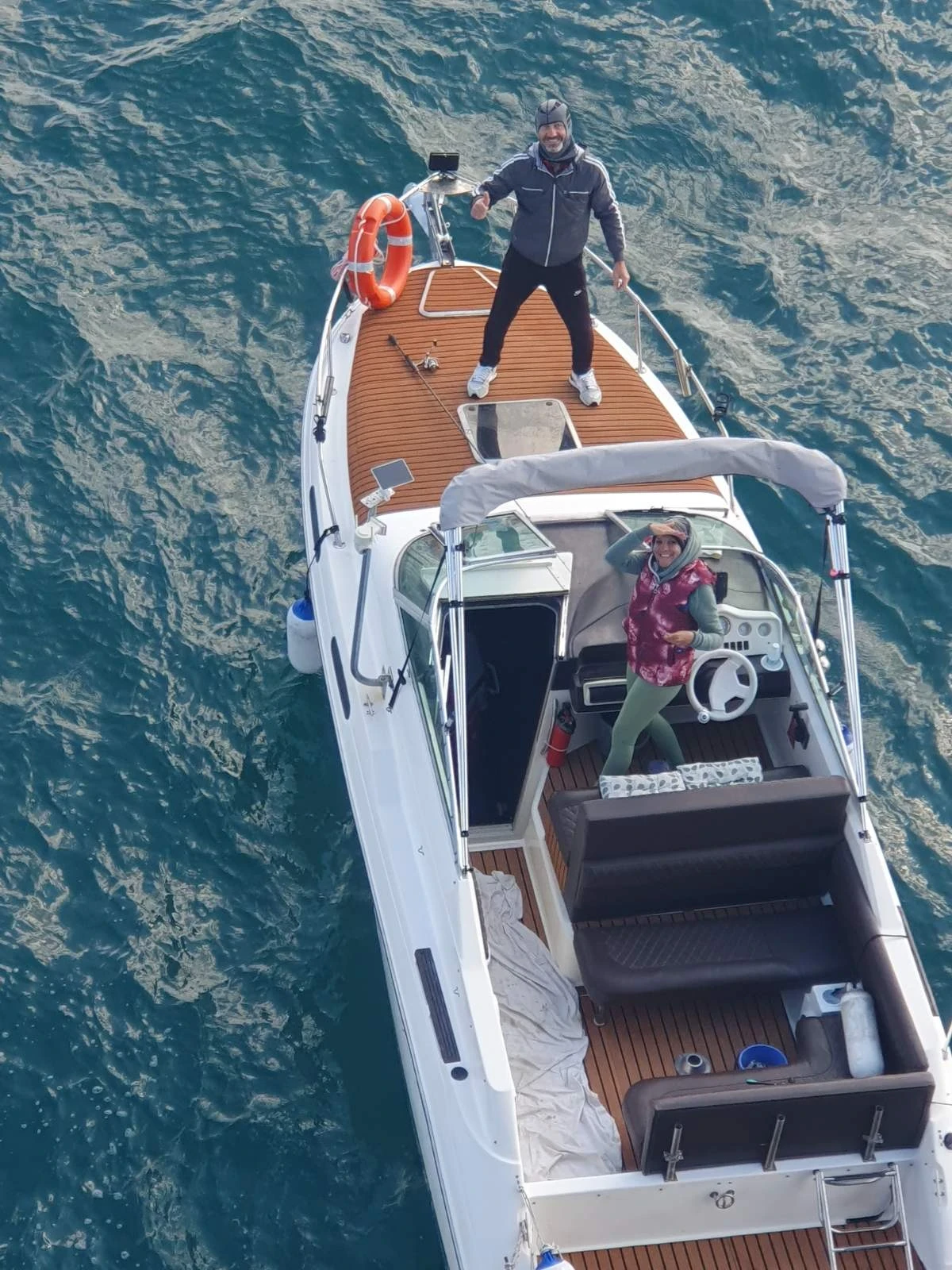   Sea Ray Sundancer 230DA | Mobile.bg   12