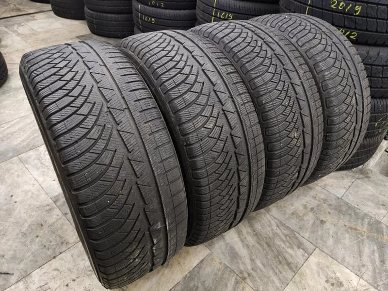 Гуми Зимни 235/55R17, снимка 6 - Гуми и джанти - 30994205