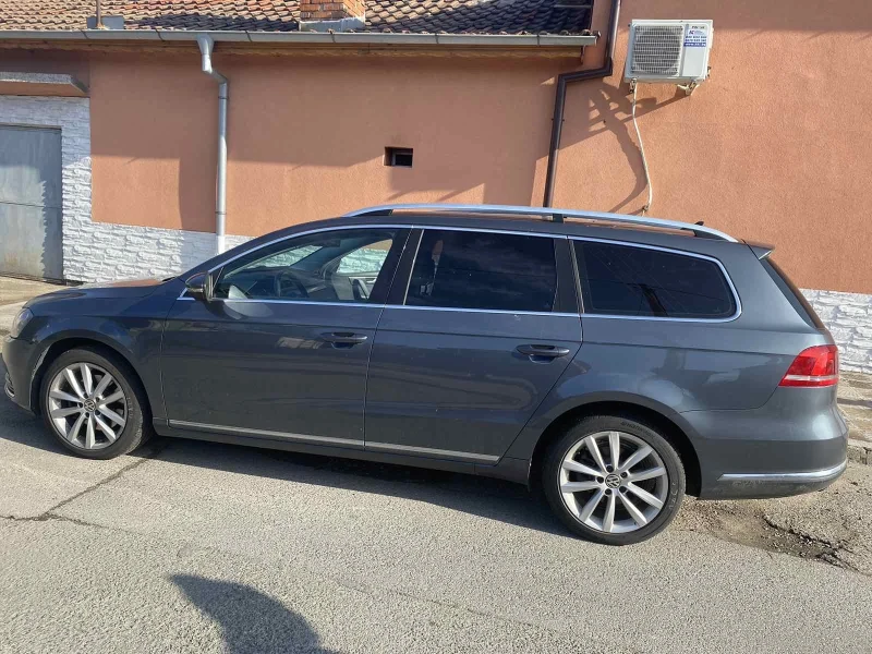 VW Passat, снимка 12 - Автомобили и джипове - 47232744