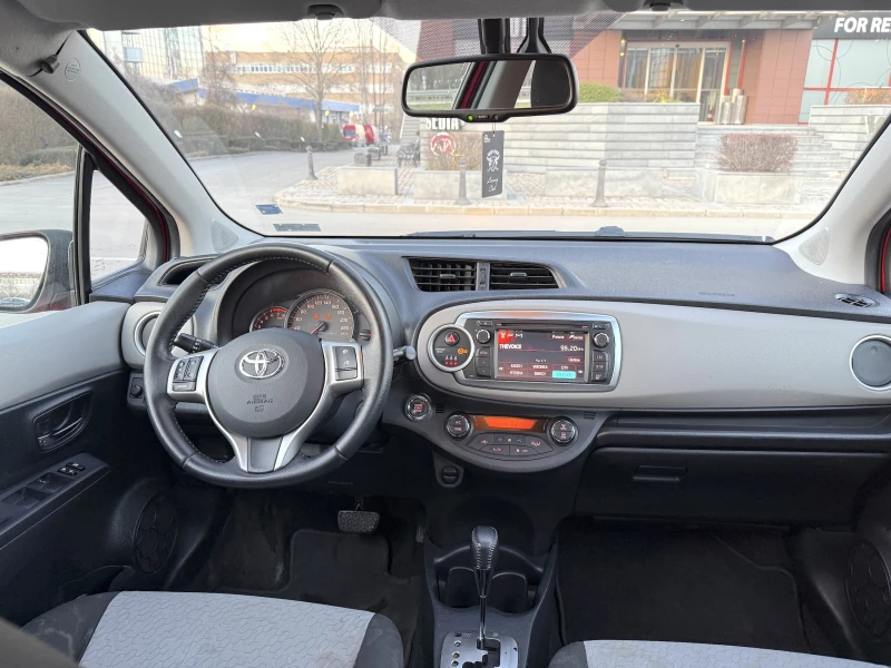 Toyota Yaris, снимка 16 - Автомобили и джипове - 49466360