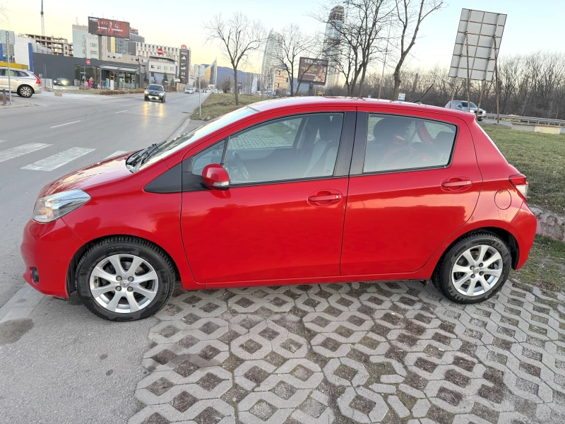 Toyota Yaris, снимка 12 - Автомобили и джипове - 49466360