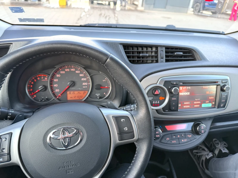 Toyota Yaris, снимка 6 - Автомобили и джипове - 49466360