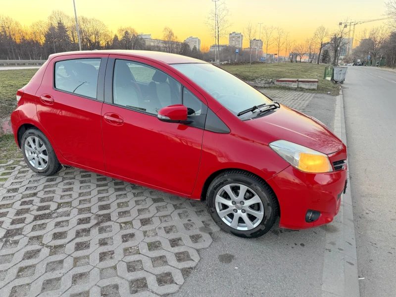 Toyota Yaris, снимка 13 - Автомобили и джипове - 49466360