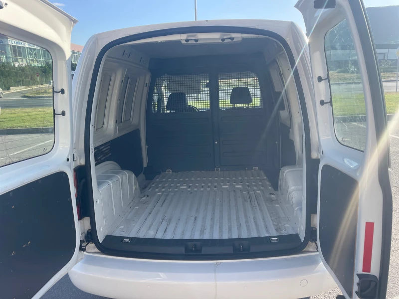 VW Caddy, снимка 9 - Автомобили и джипове - 50887256