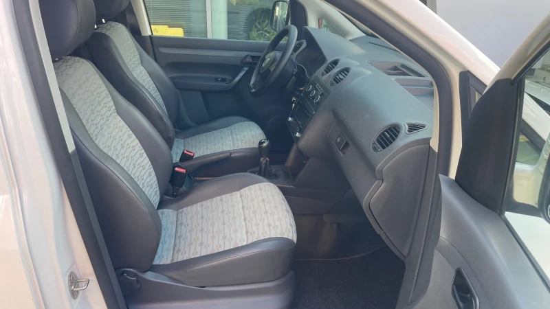 VW Caddy, снимка 12 - Автомобили и джипове - 50887256