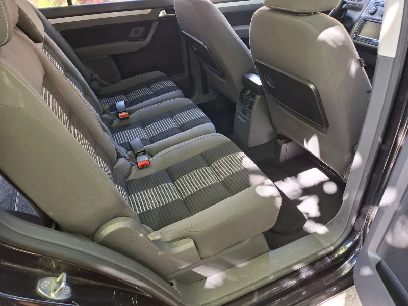 VW Touran 2.0BMM , UNITED&#34; NAVI, снимка 12 - Автомобили и джипове - 51775418