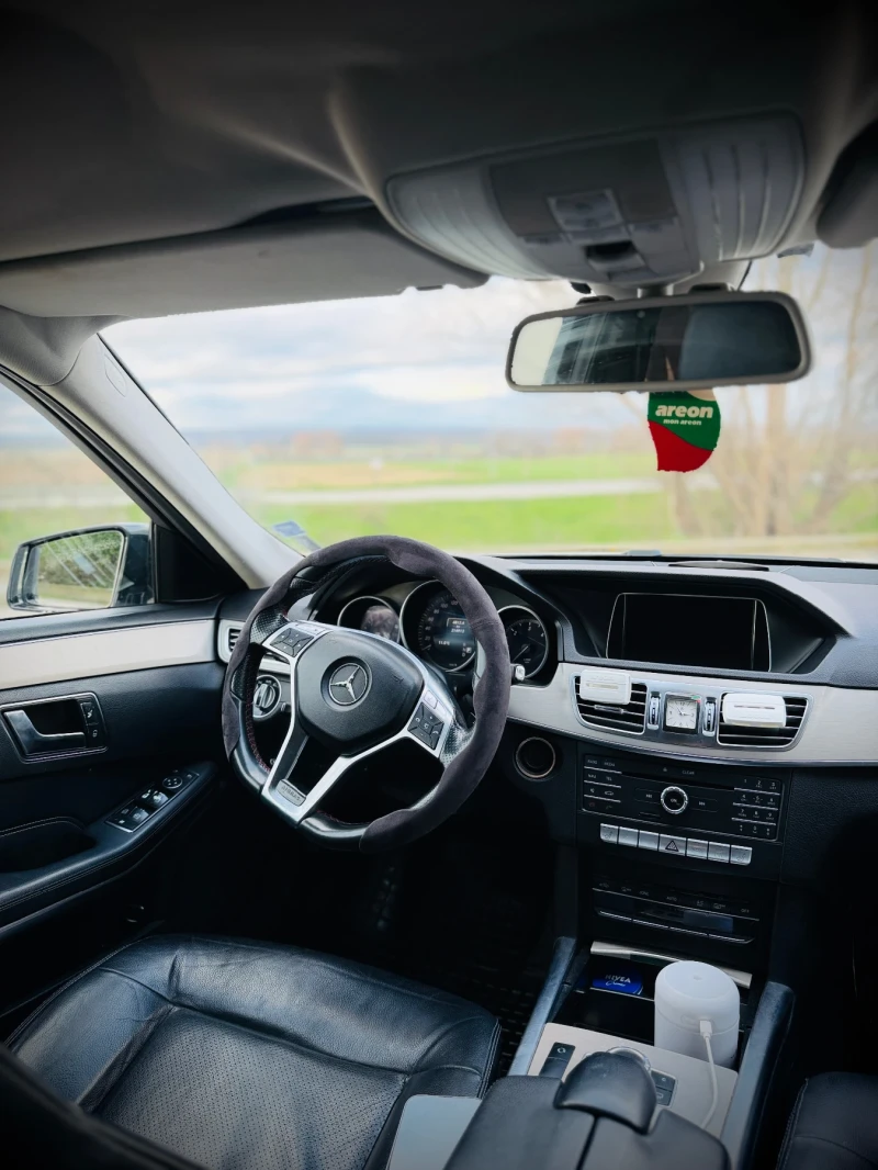 Mercedes-Benz E 220, снимка 5 - Автомобили и джипове - 52593758