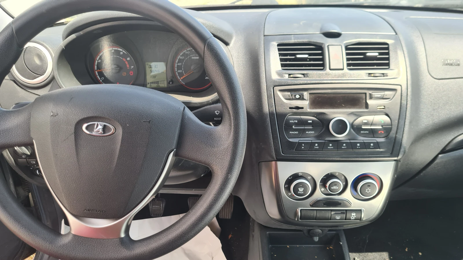 Lada Kalina 1.6.16v, снимка 3 - Автомобили и джипове - 42818747
