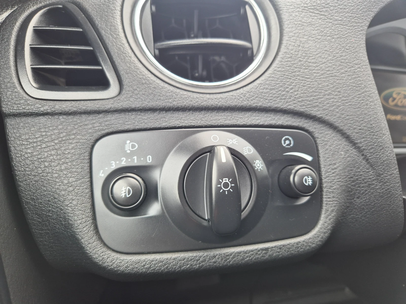 Ford S-Max 2.0 TDCI - изображение 10