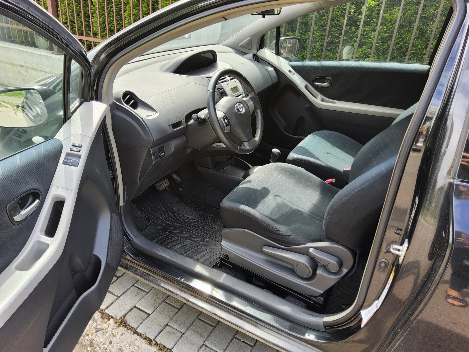 Toyota Yaris 1.4D(90к.с.) - изображение 4