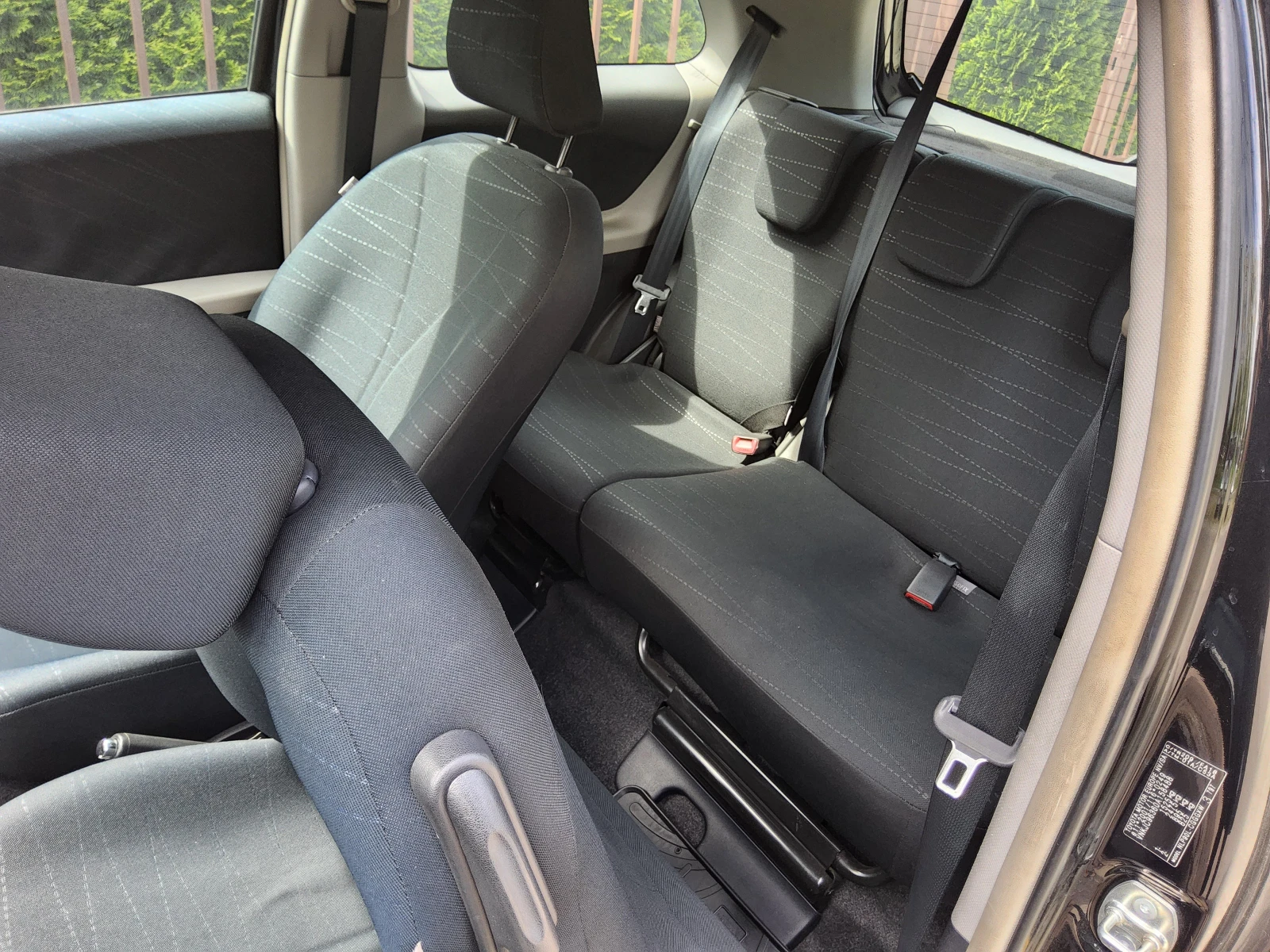 Toyota Yaris 1.4D(90к.с.) - изображение 6