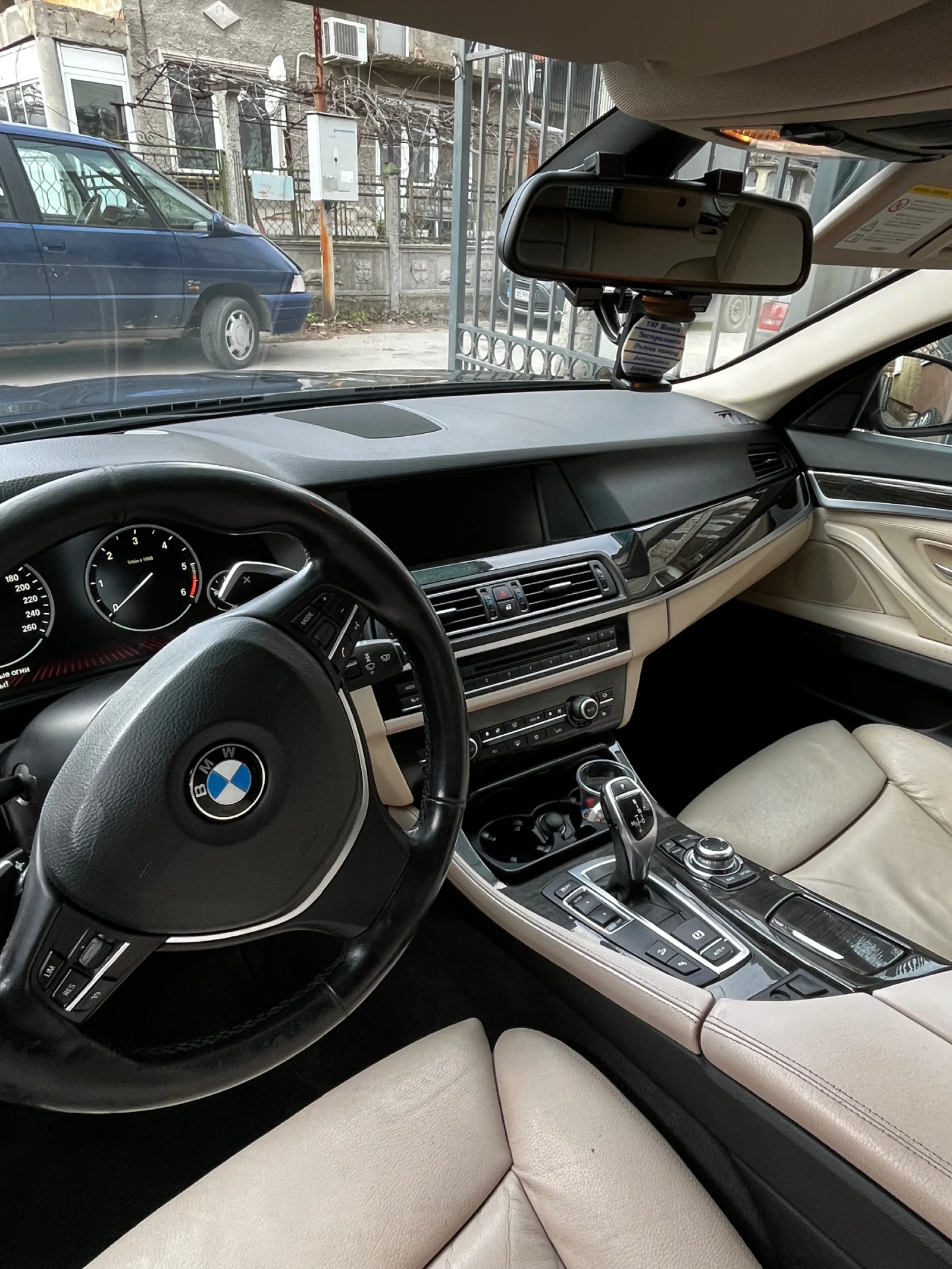 BMW 525 525 twin-turbo XDrive - изображение 10