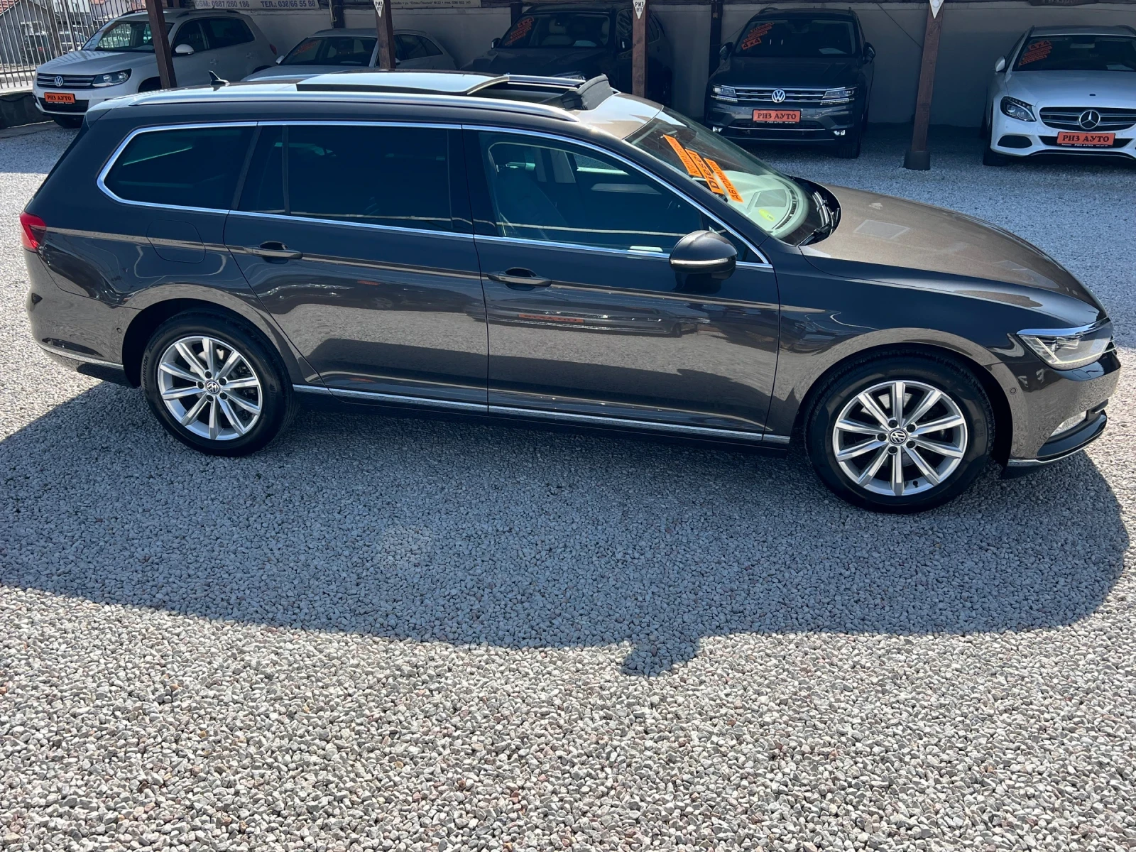 VW Passat 2.0TDI* 100%* AUTOMAT* PANORAMA* NAVI* ЛИЗИНГ, снимка 13 - Автомобили и джипове - 53836471