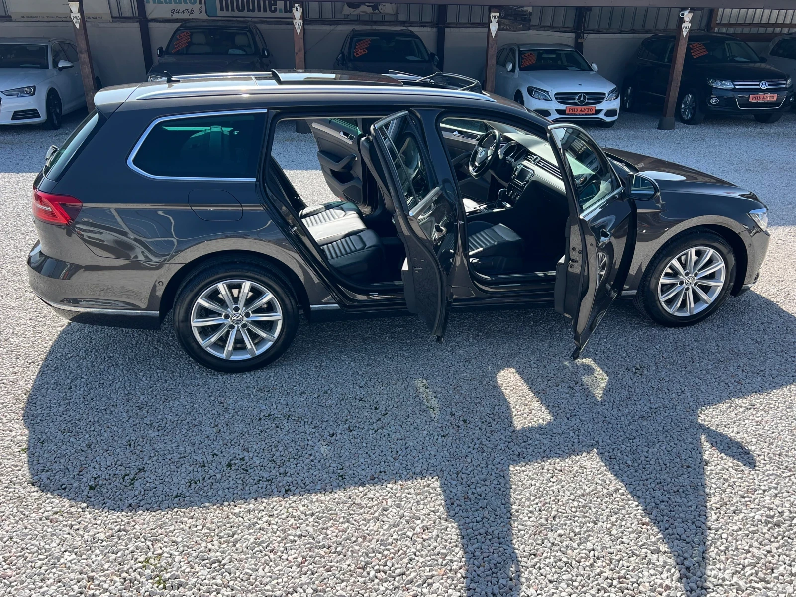 VW Passat 2.0TDI* 100%* AUTOMAT* PANORAMA* NAVI* ЛИЗИНГ, снимка 15 - Автомобили и джипове - 53836471