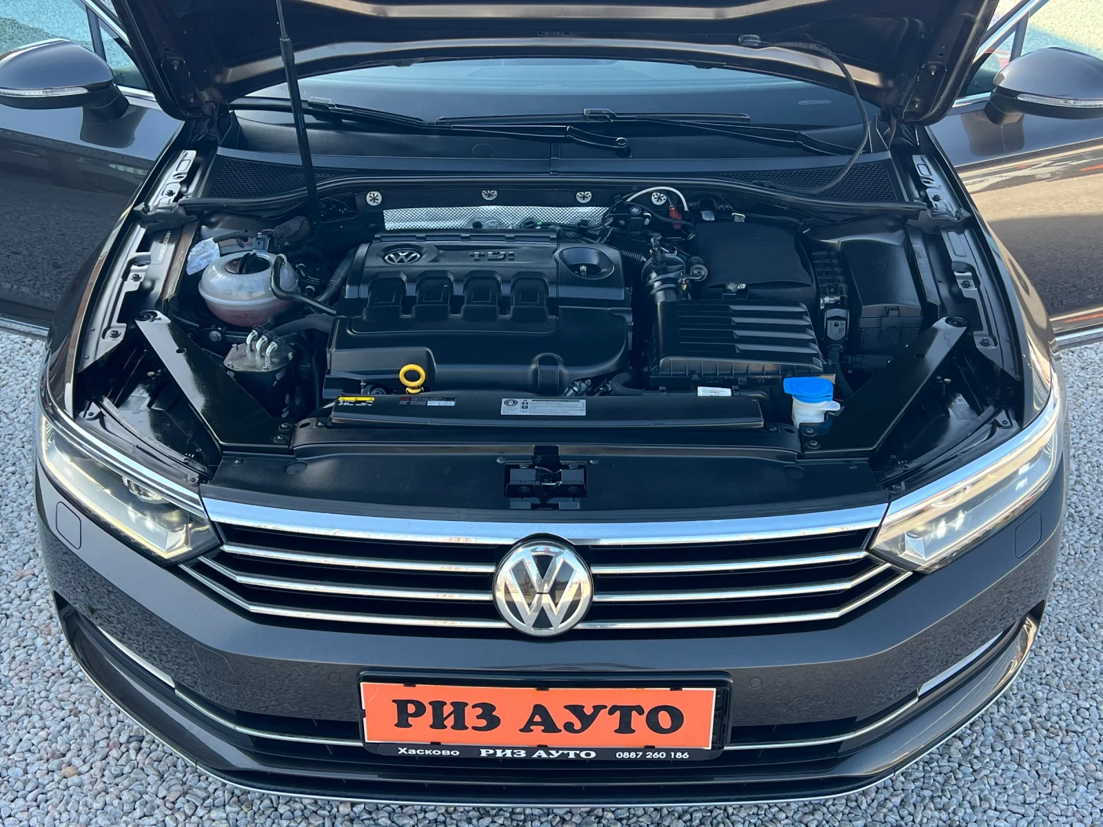 VW Passat 2.0TDI* 100%* AUTOMAT* PANORAMA* NAVI* ЛИЗИНГ, снимка 17 - Автомобили и джипове - 53836471