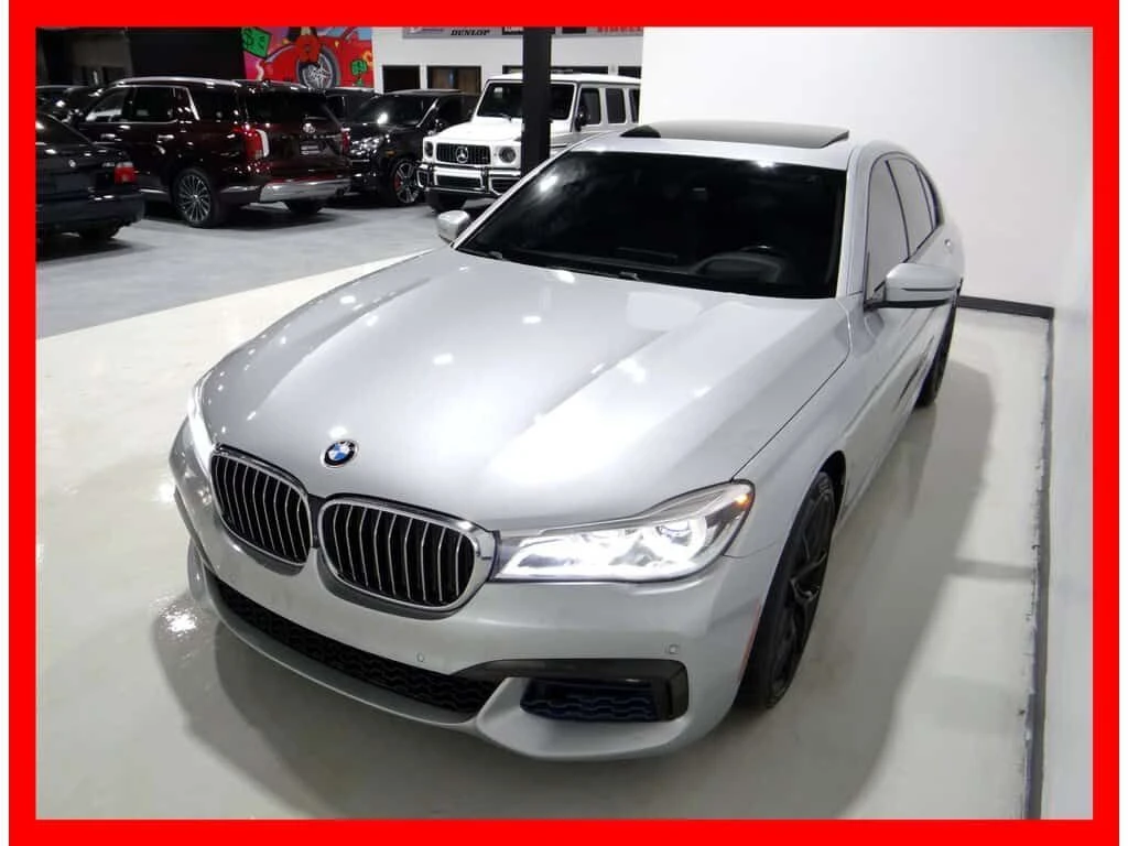 BMW 750 * 750I X DRIVE M SPORT * CARBON CORE/HARMAN KARDON, снимка 3 - Автомобили и джипове - 53975130