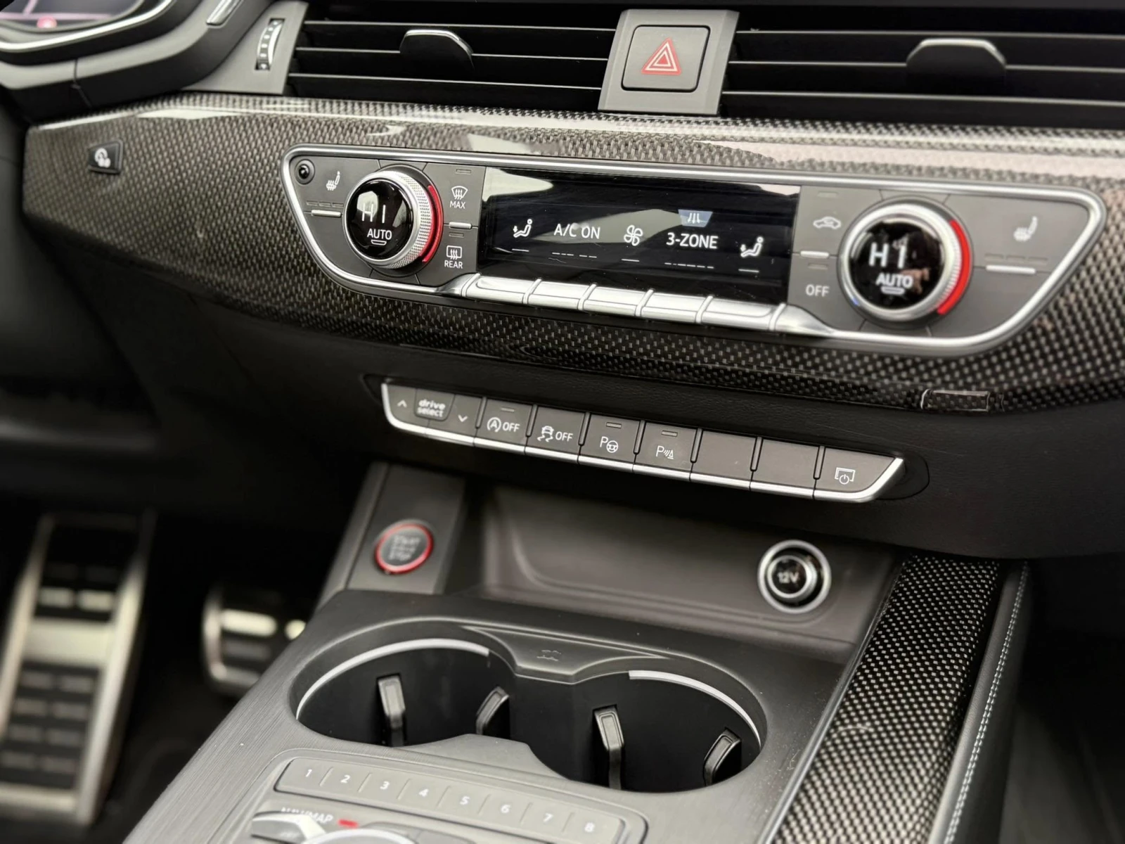 Audi S4 3.0TFSI, Black Edition, B&O, Ambient, 360, Matrix, снимка 15 - Автомобили и джипове - 54030687