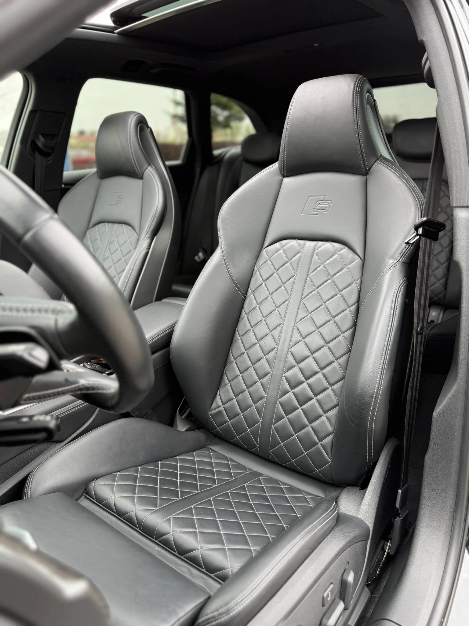 Audi S4 3.0TFSI, Black Edition, B&O, Ambient, 360, Matrix, снимка 13 - Автомобили и джипове - 54030687