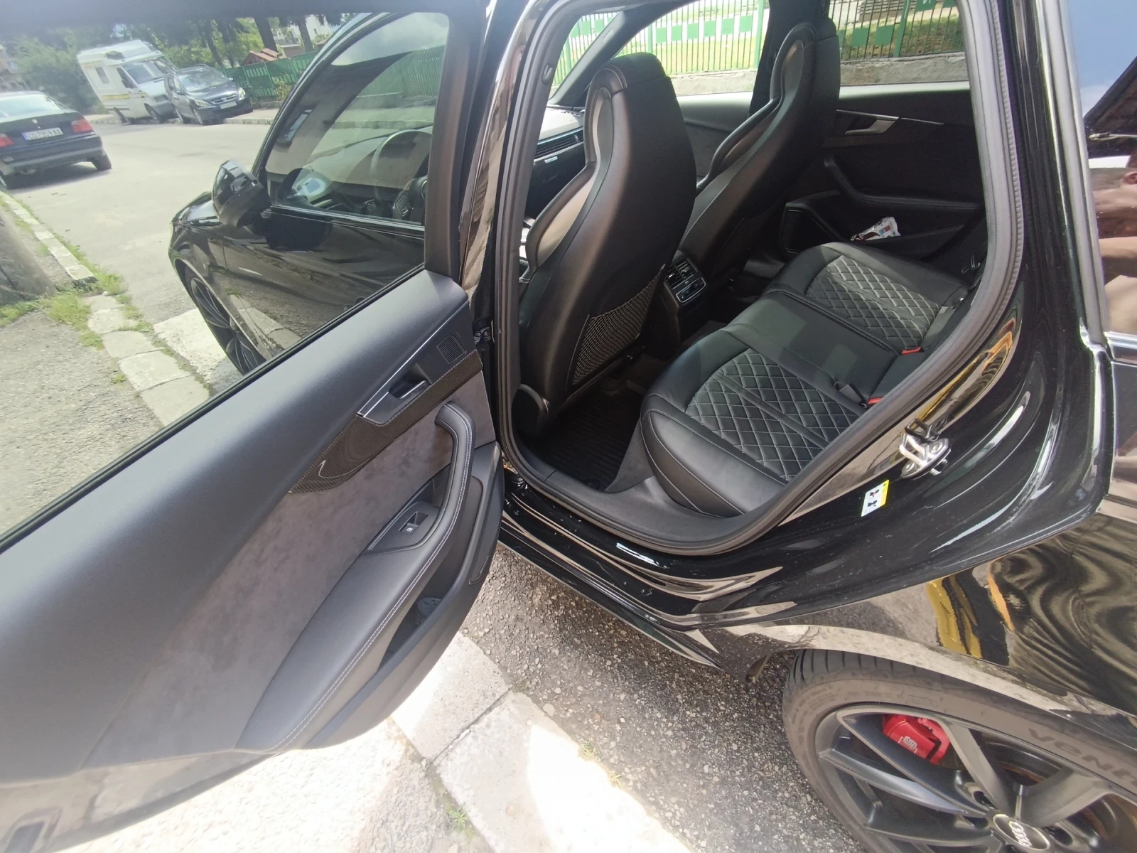 Audi S4 3.0TFSI, Black Edition, B&O, Ambient, 360, Matrix, снимка 14 - Автомобили и джипове - 55164857
