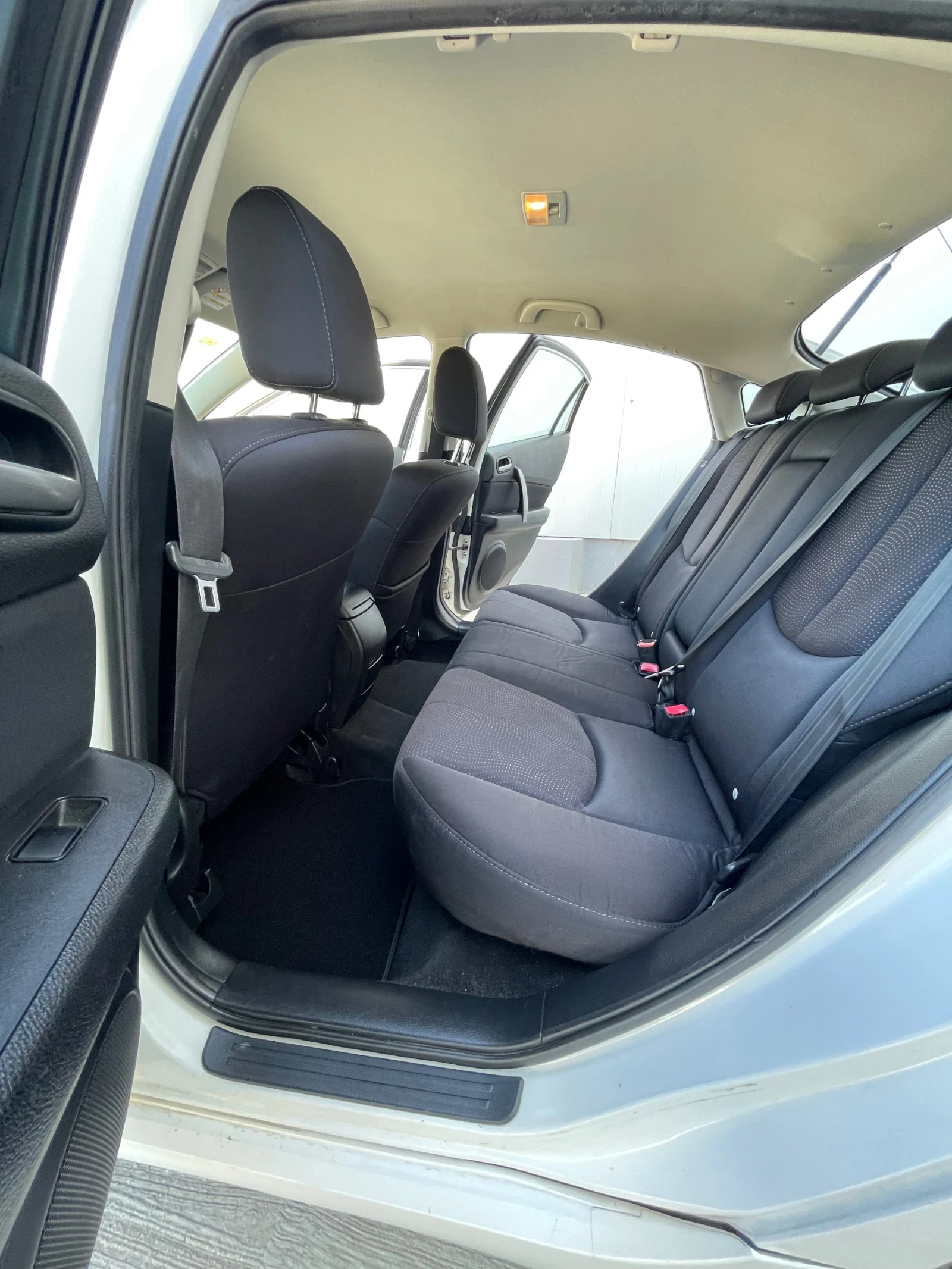 Mazda 6 2.2D, снимка 16 - Автомобили и джипове - 54332319