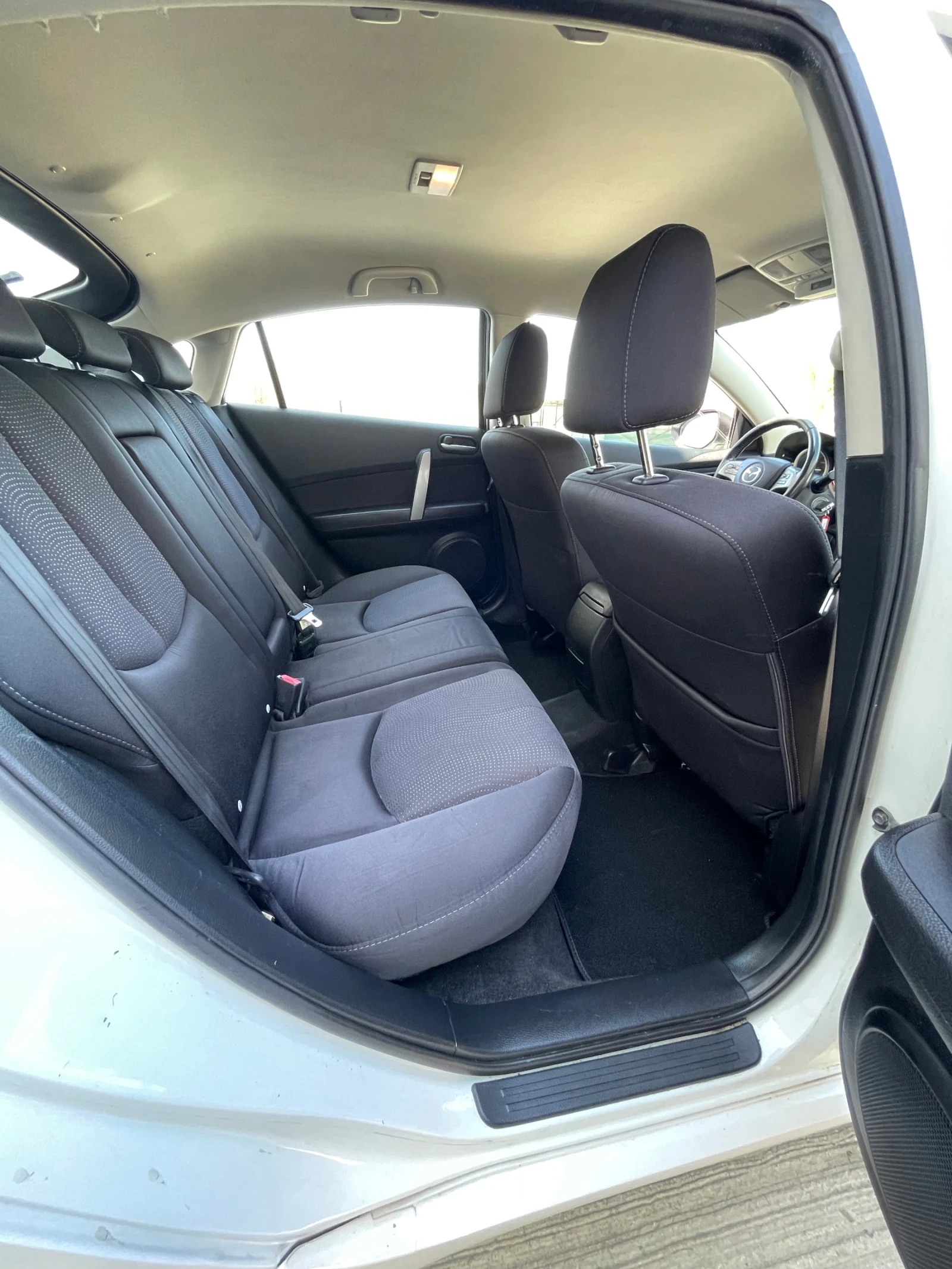 Mazda 6 2.2D, снимка 15 - Автомобили и джипове - 54332319