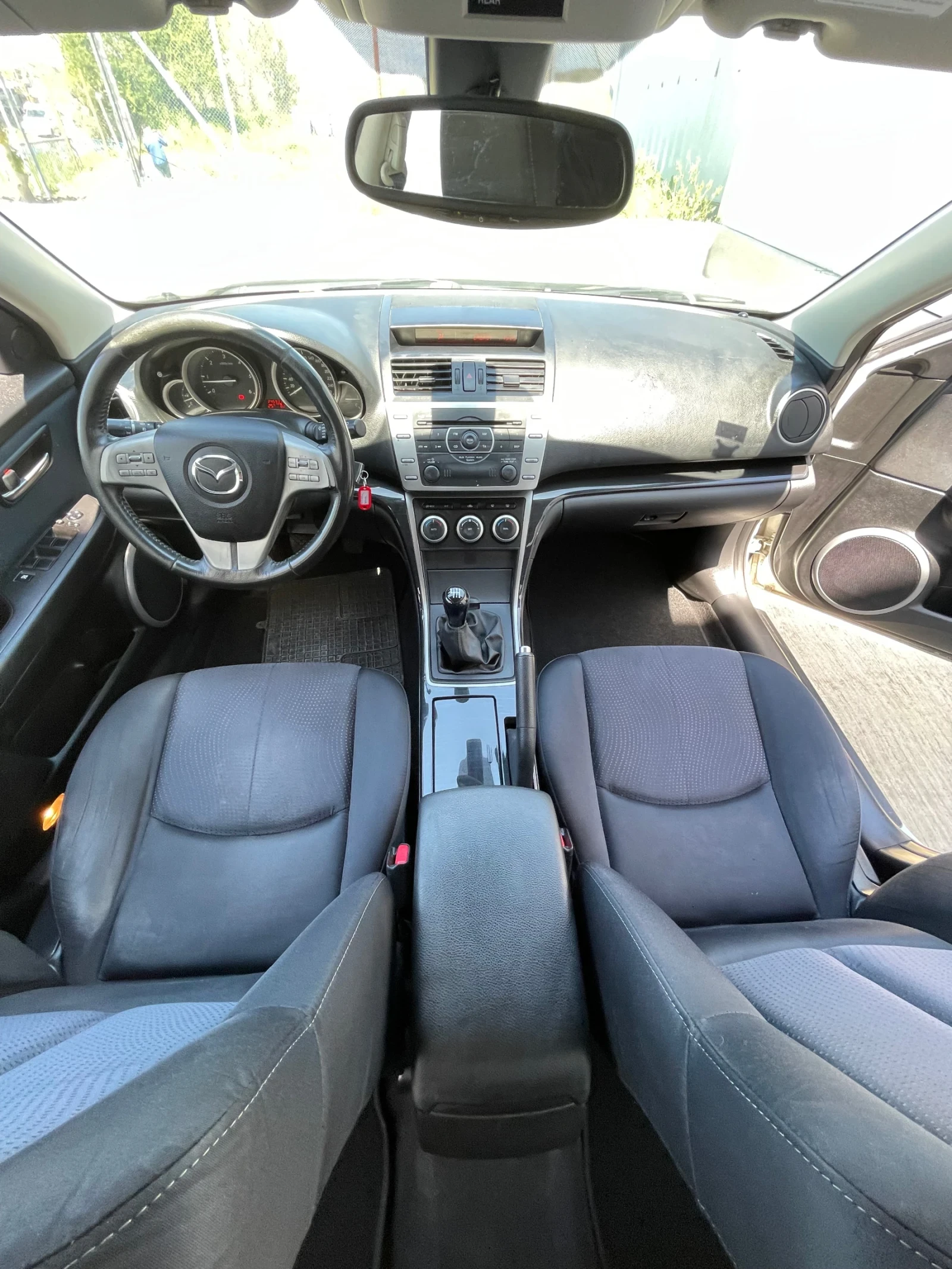 Mazda 6 2.2D, снимка 17 - Автомобили и джипове - 54332319