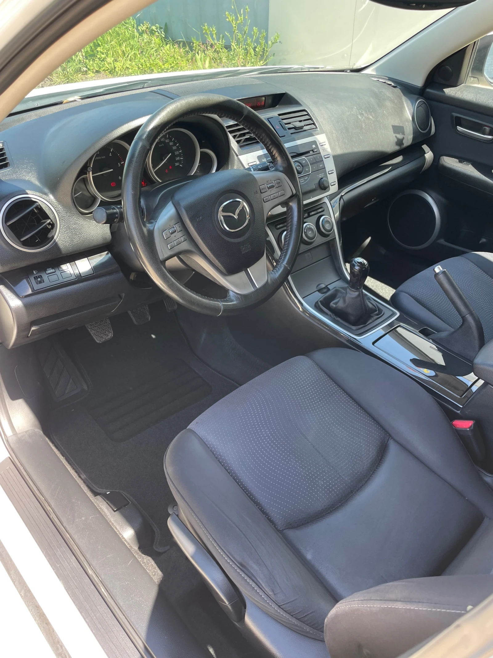 Mazda 6 2.2D, снимка 9 - Автомобили и джипове - 54332319