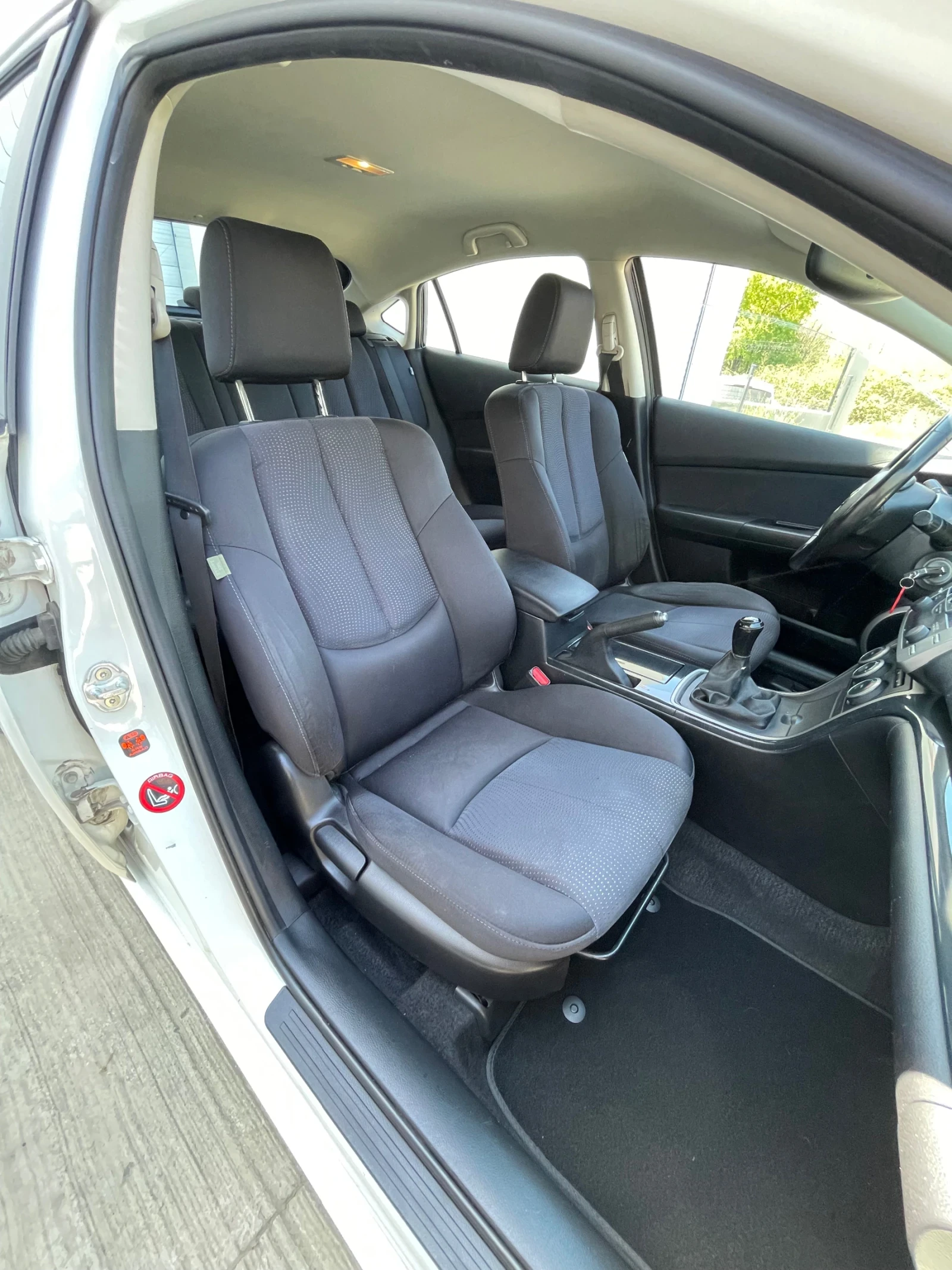 Mazda 6 2.2D, снимка 11 - Автомобили и джипове - 54332319