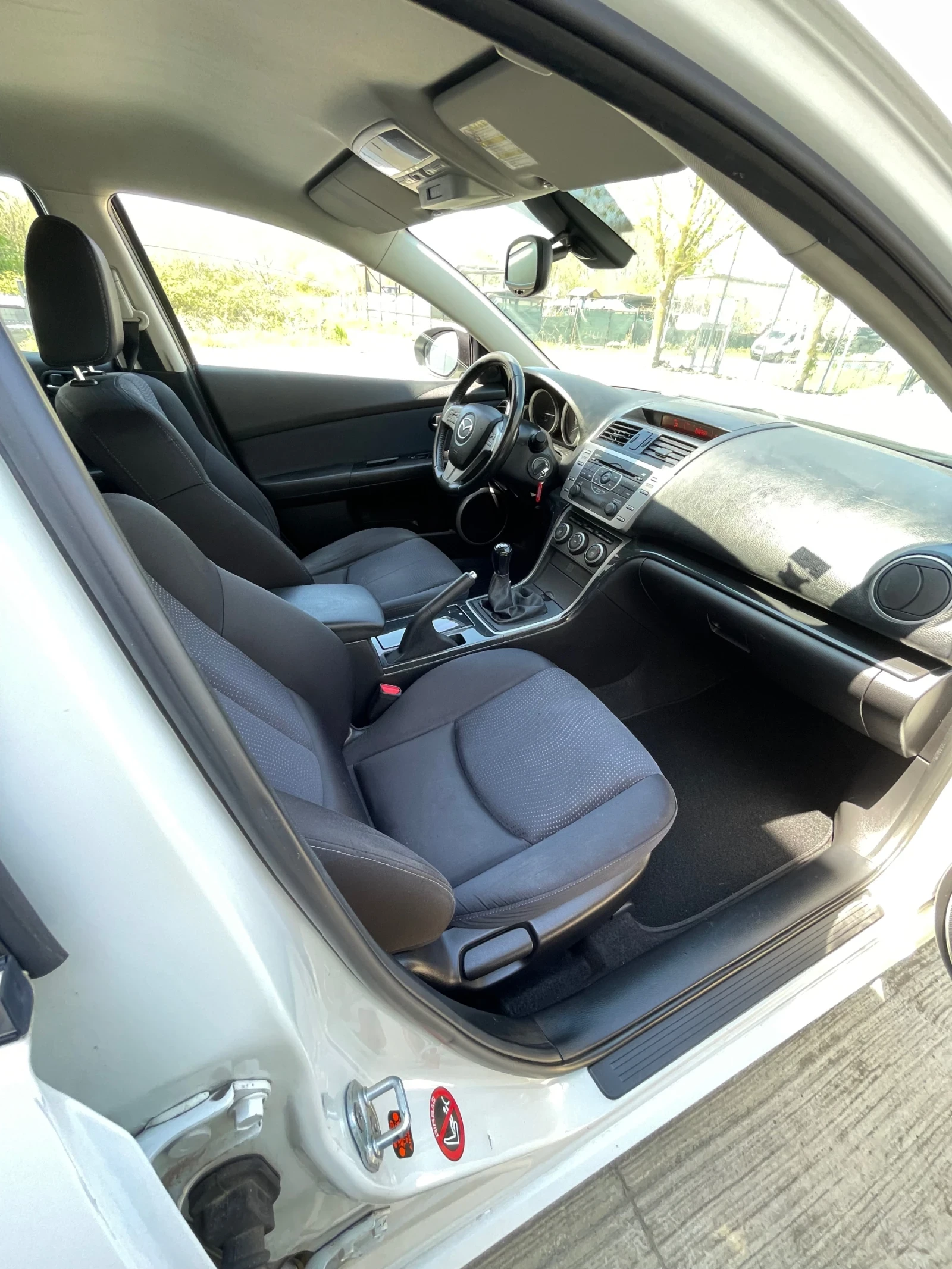 Mazda 6 2.2D, снимка 14 - Автомобили и джипове - 54332319