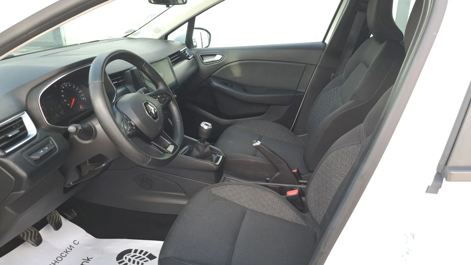 Renault Clio 1.5 DCI, снимка 11 - Автомобили и джипове - 54763554