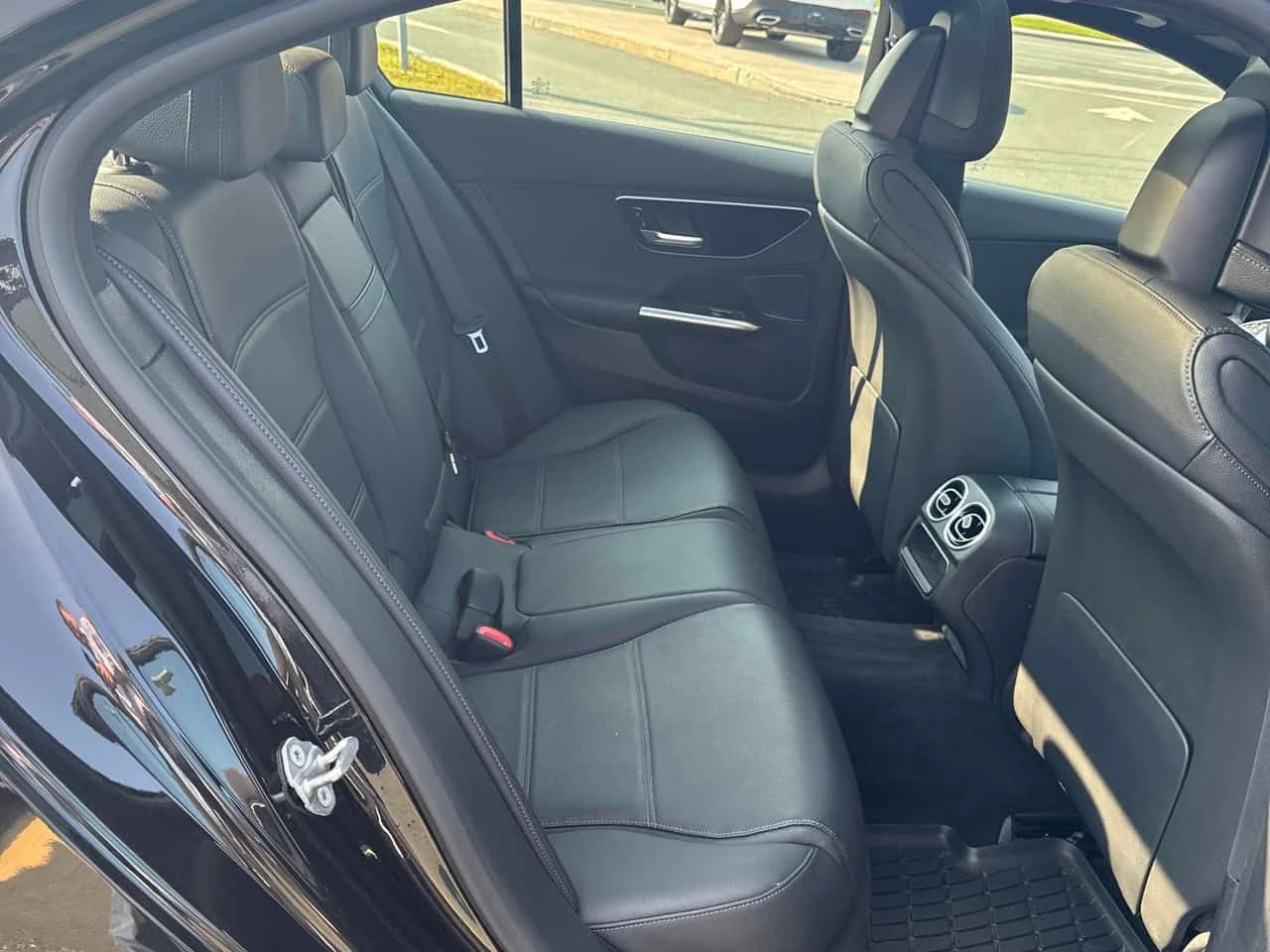 Mercedes-Benz C 300 * CARFAX * ЦЕНА ДО БГ, снимка 11 - Автомобили и джипове - 55226363
