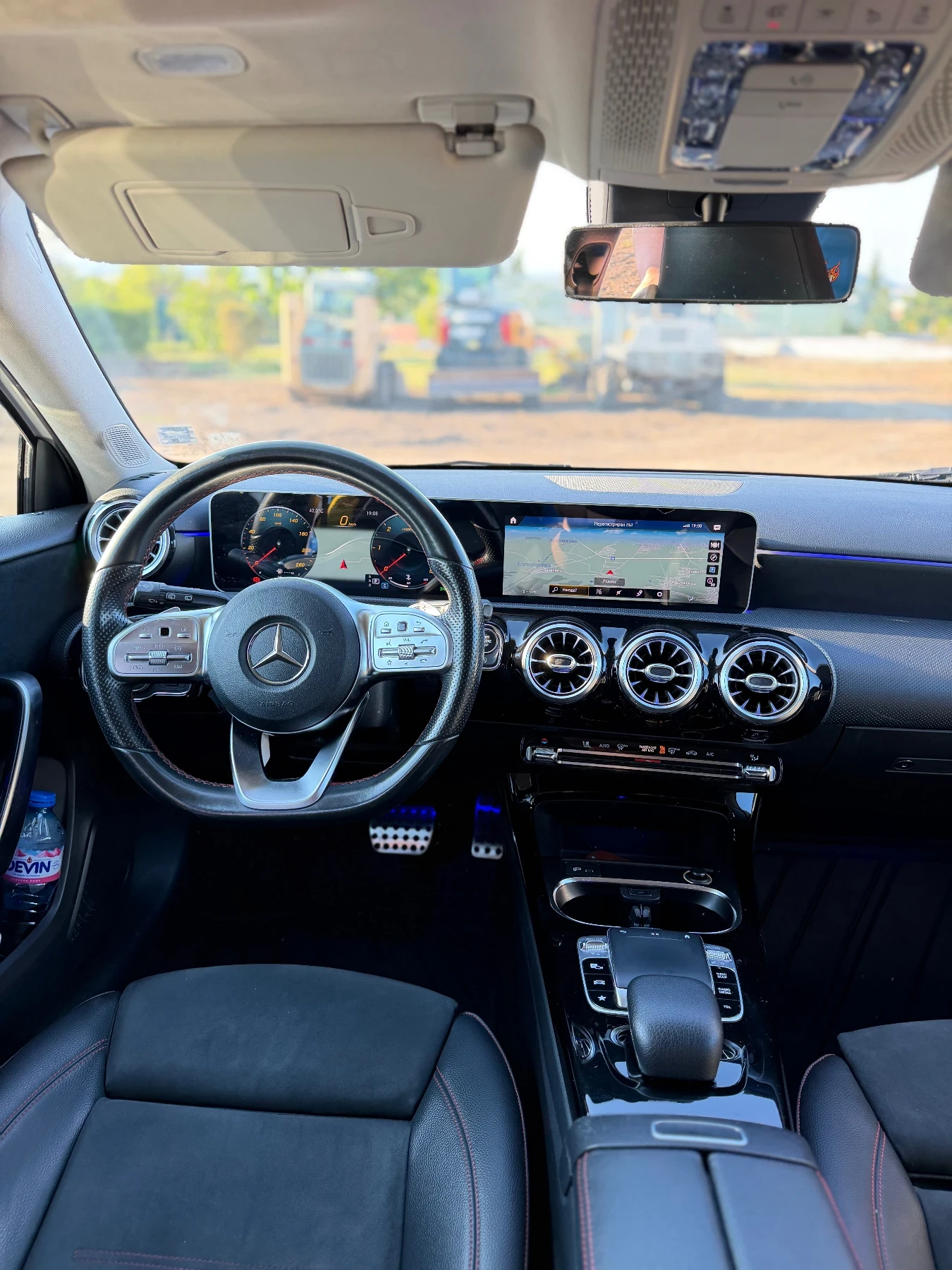 Mercedes-Benz A 180 AMG Line Силвър Стар, снимка 8 - Автомобили и джипове - 55467763
