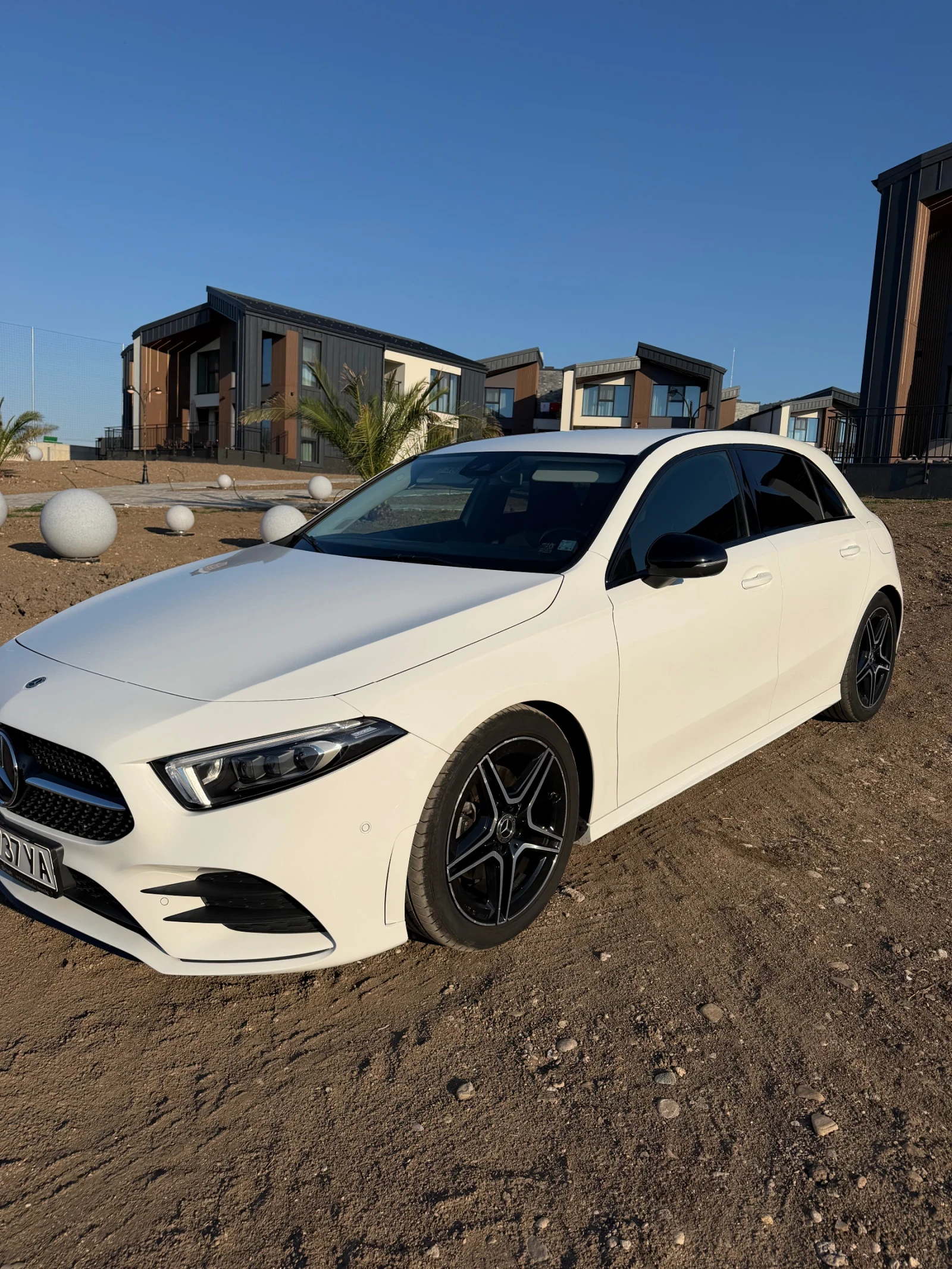 Mercedes-Benz A 180 AMG Line Силвър Стар, снимка 3 - Автомобили и джипове - 55467763